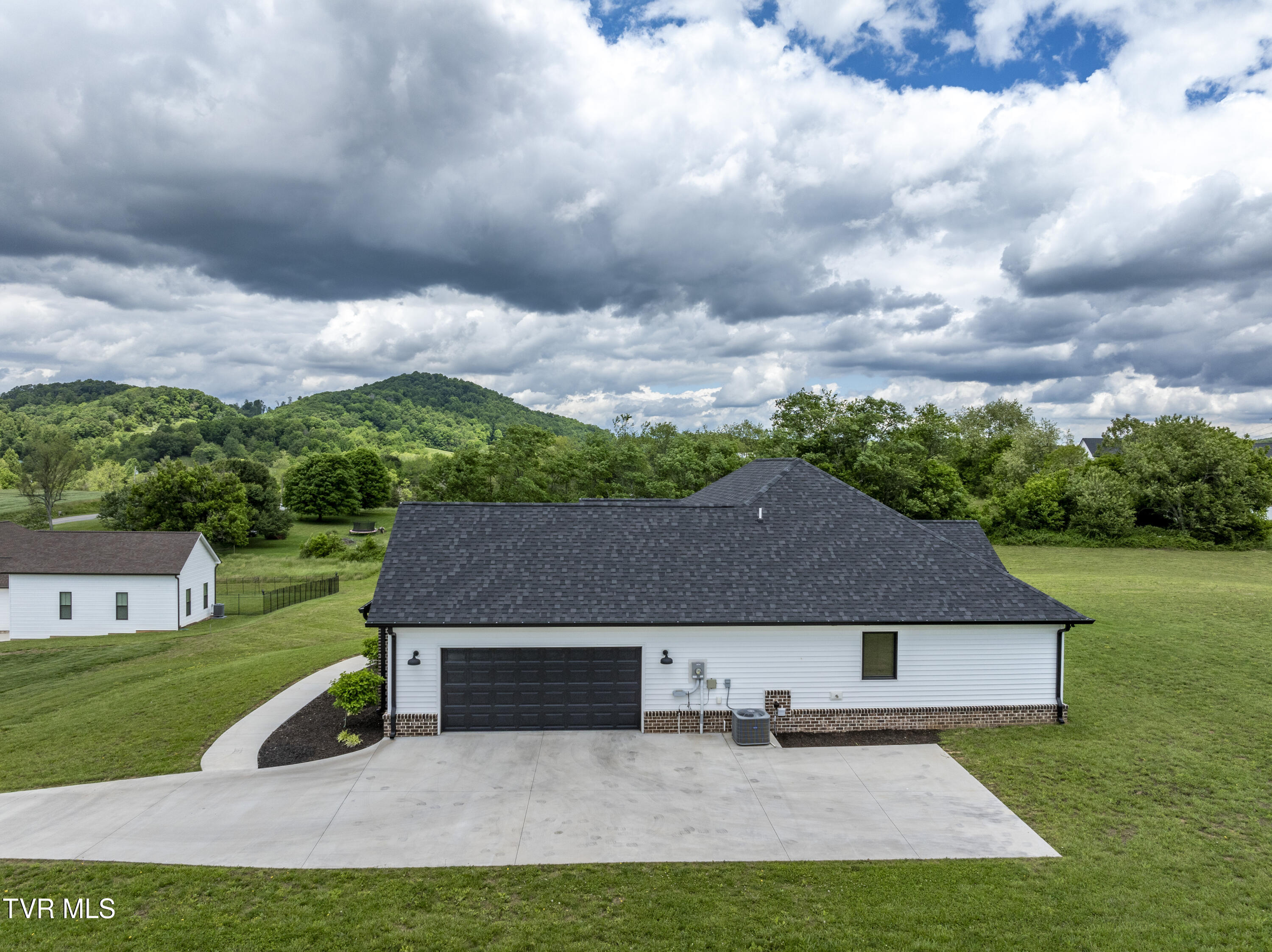 551 Pleasant Valley Road