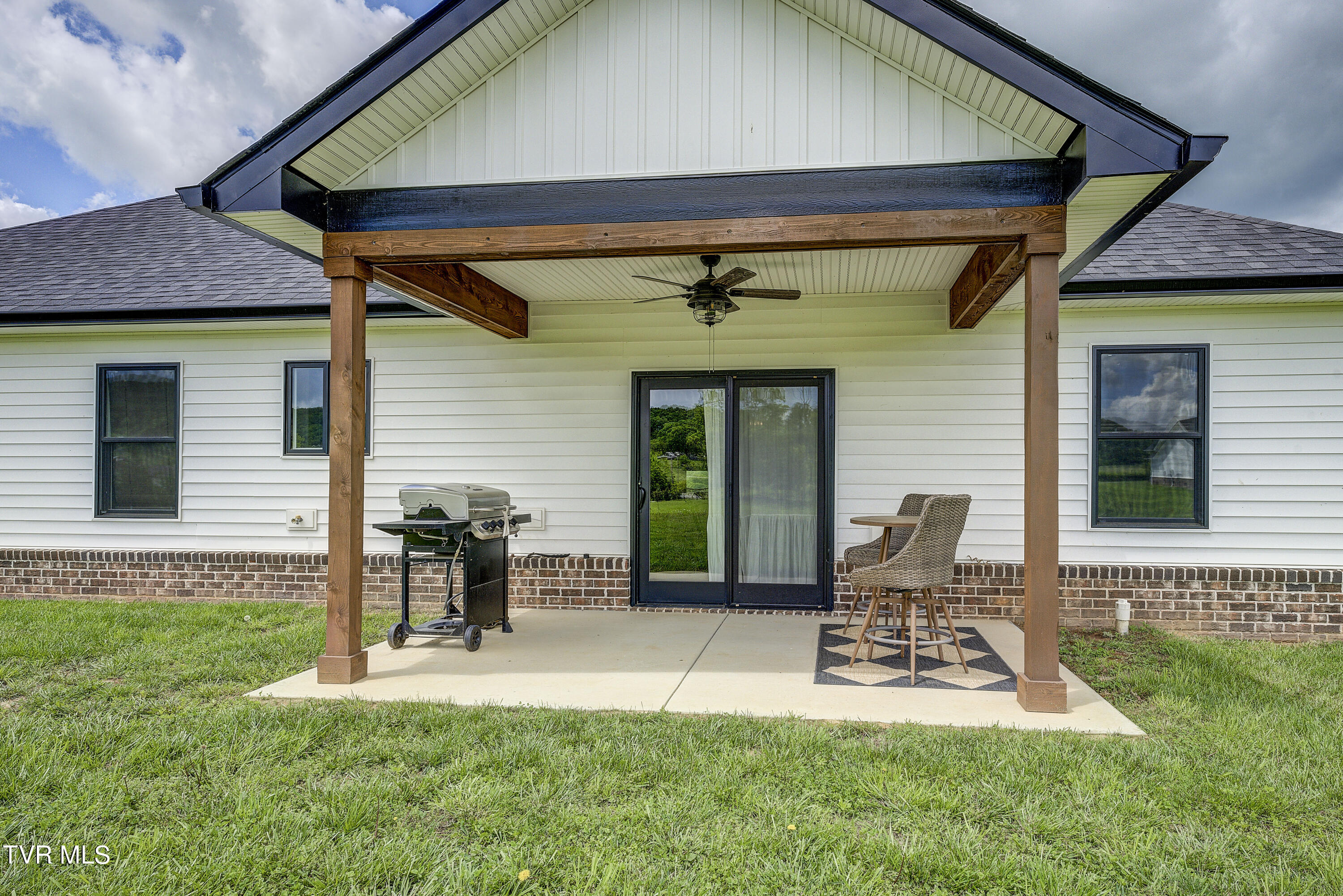 551 Pleasant Valley Road