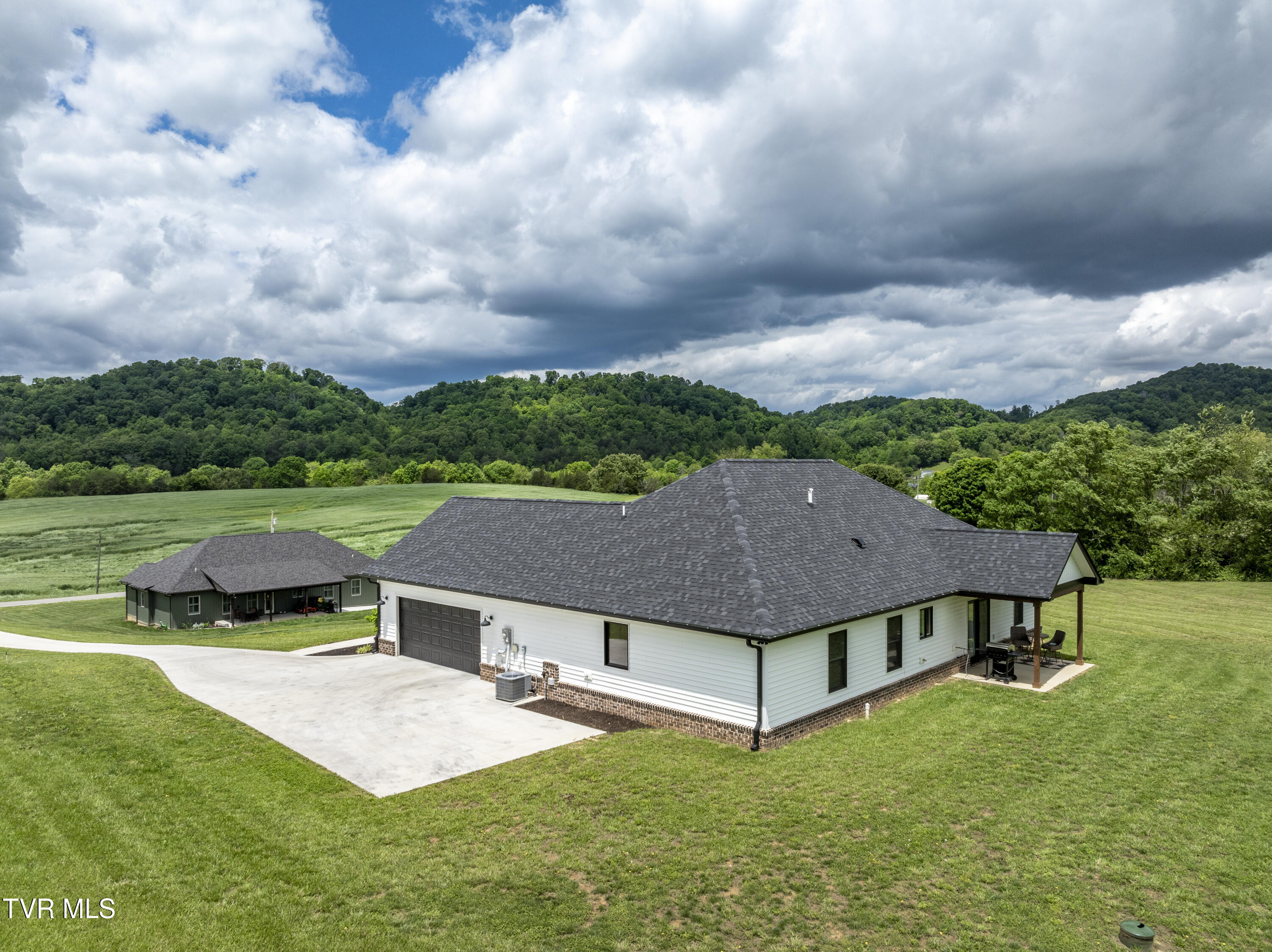 551 Pleasant Valley Road