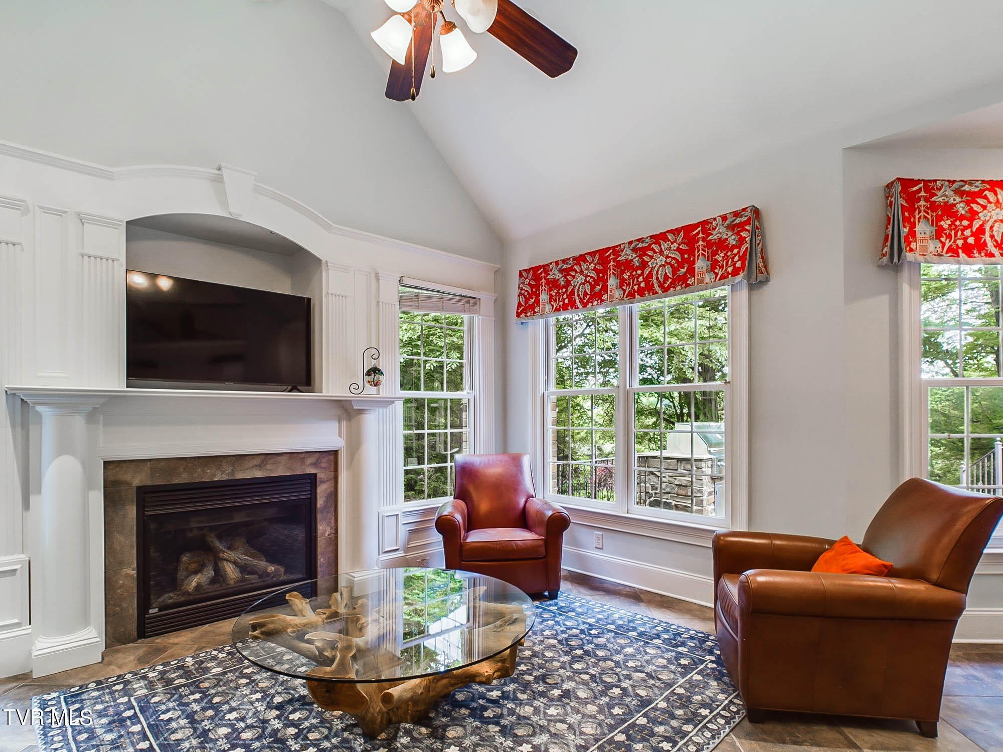 2660 Grand Oaks Drive