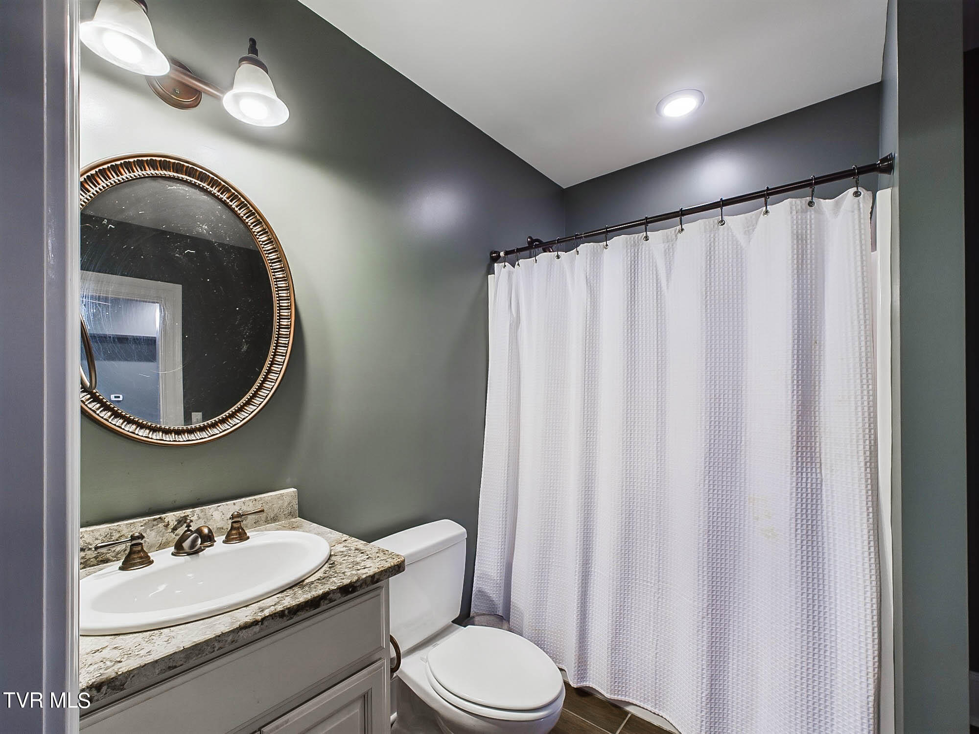 2660 Grand Oaks Drive