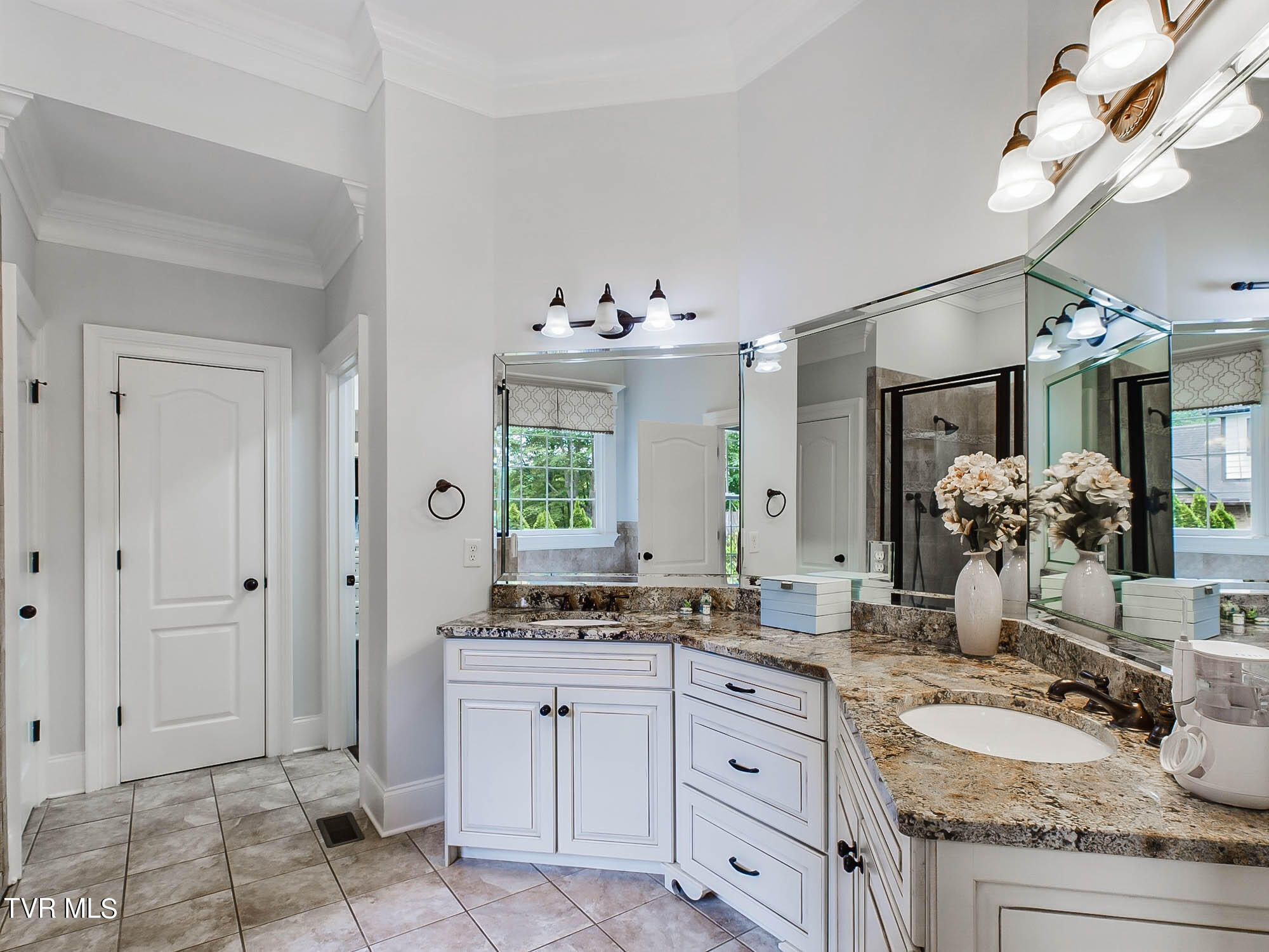 2660 Grand Oaks Drive