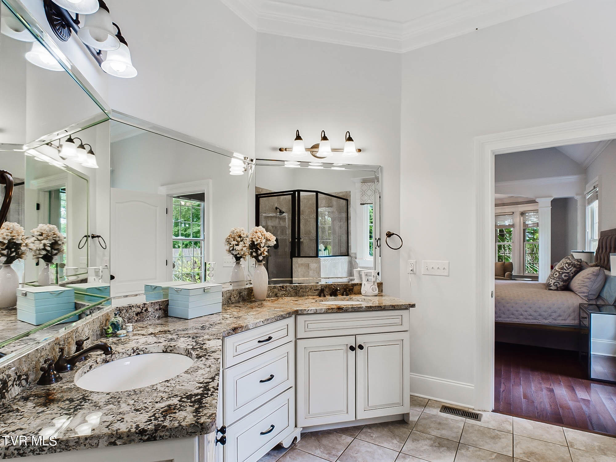 2660 Grand Oaks Drive