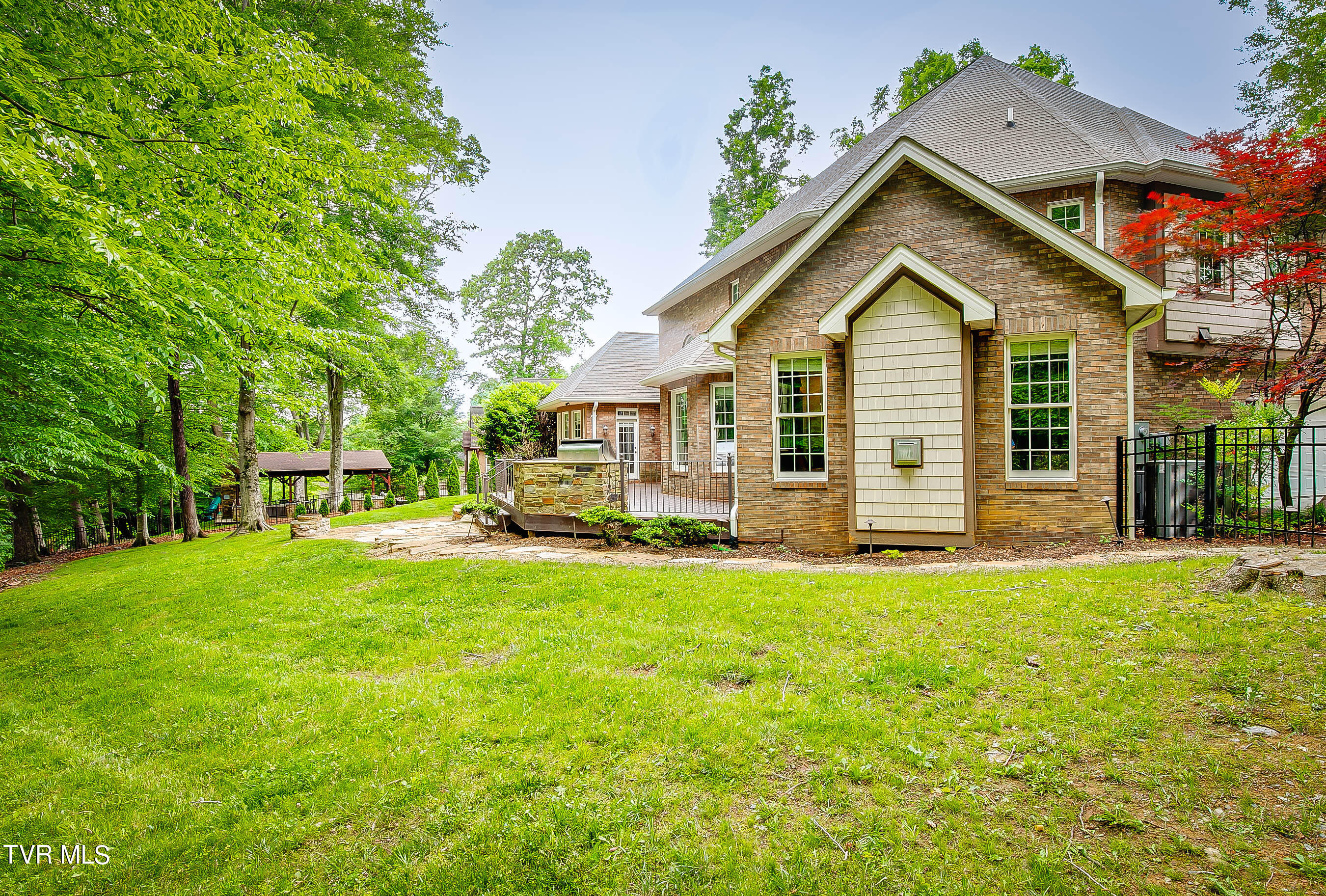 2660 Grand Oaks Drive