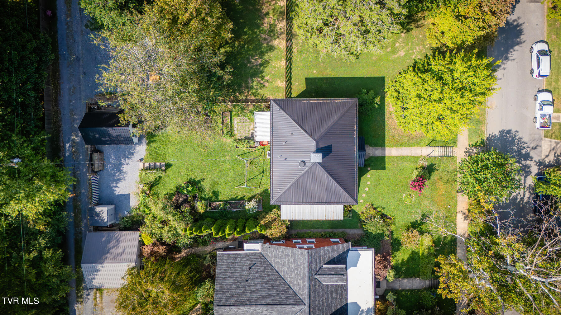 709 West Maple Street