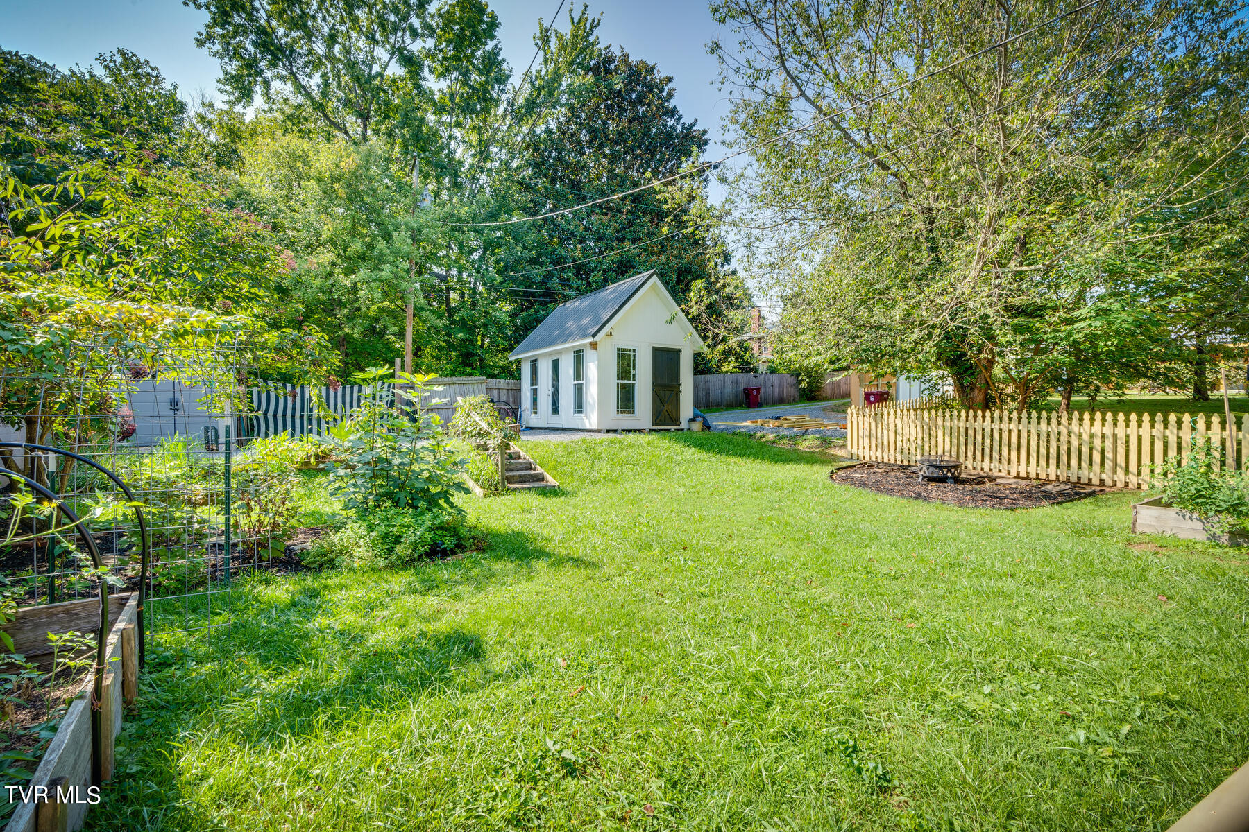 709 West Maple Street