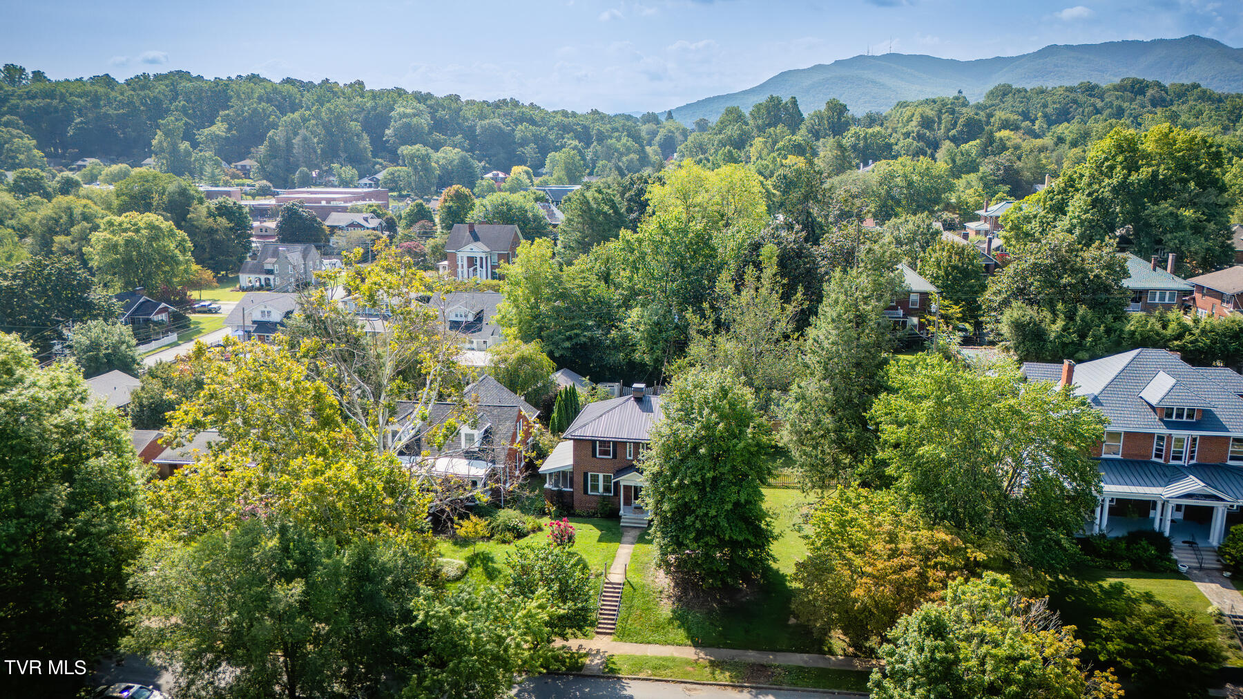 709 West Maple Street