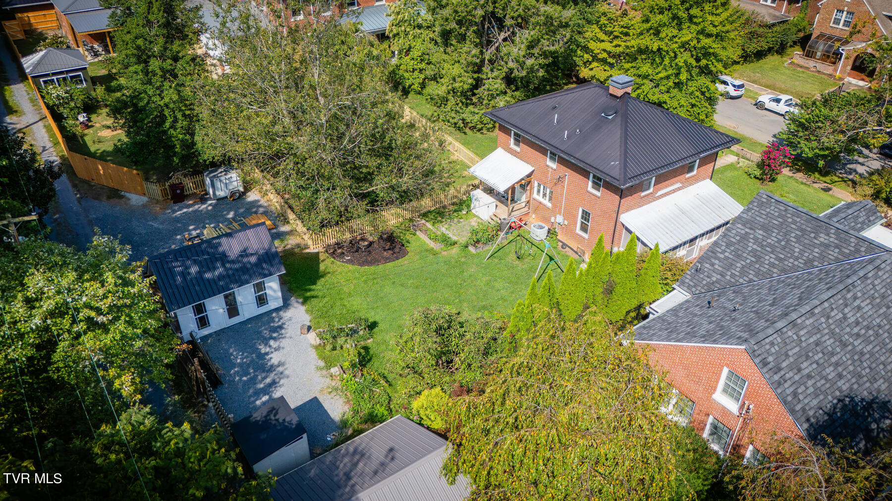 709 West Maple Street