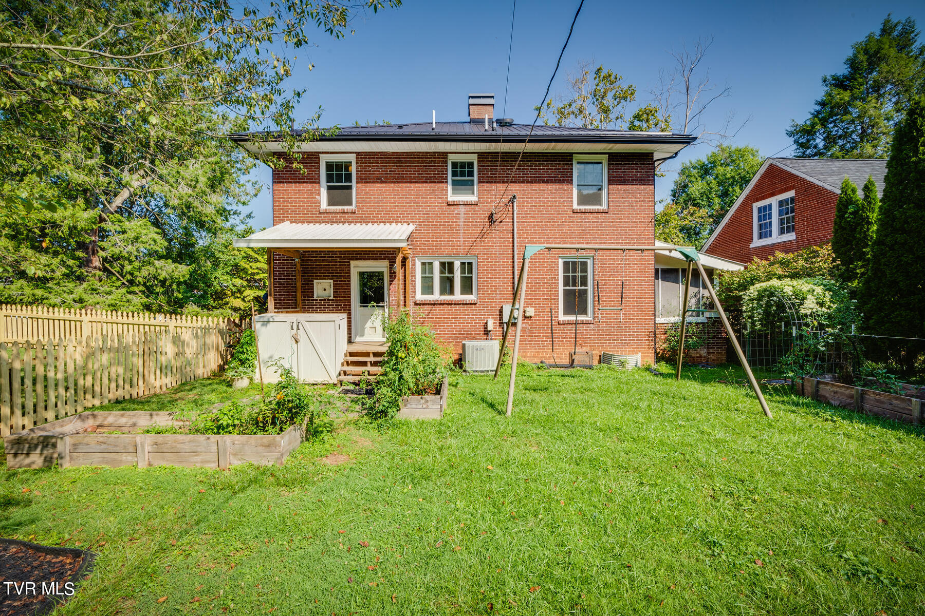 709 West Maple Street