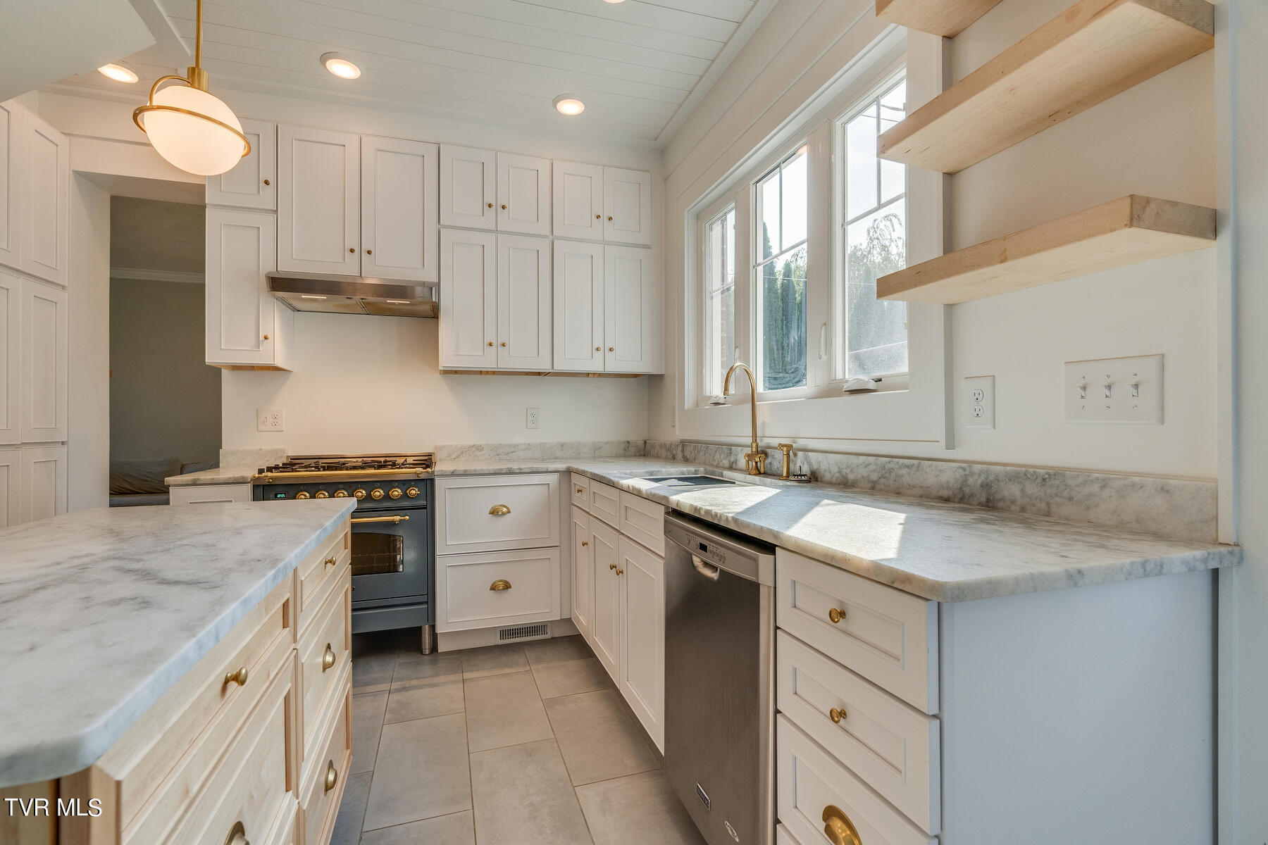 709 West Maple Street