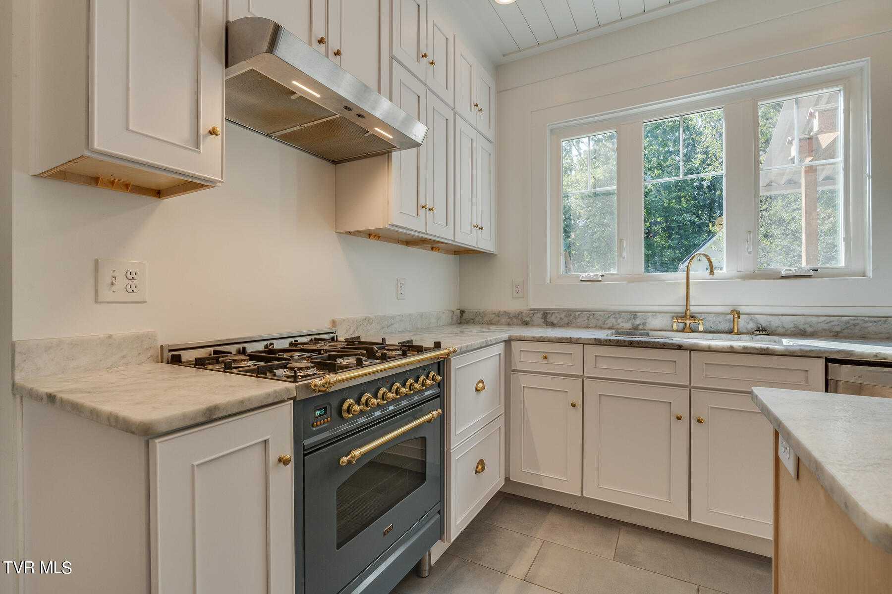 709 West Maple Street