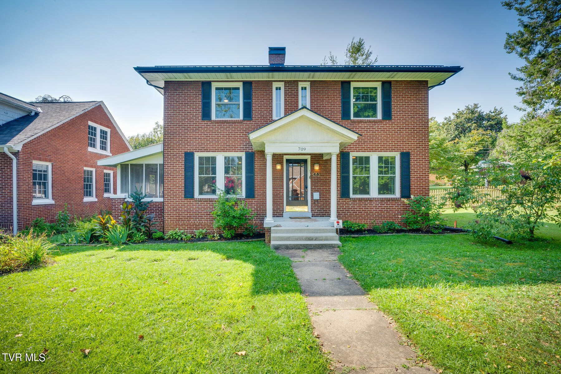 709 West Maple Street