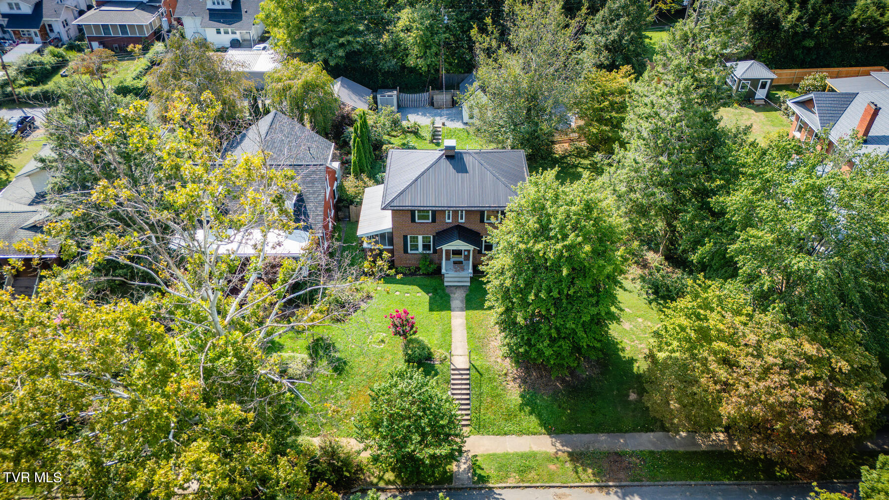 709 West Maple Street