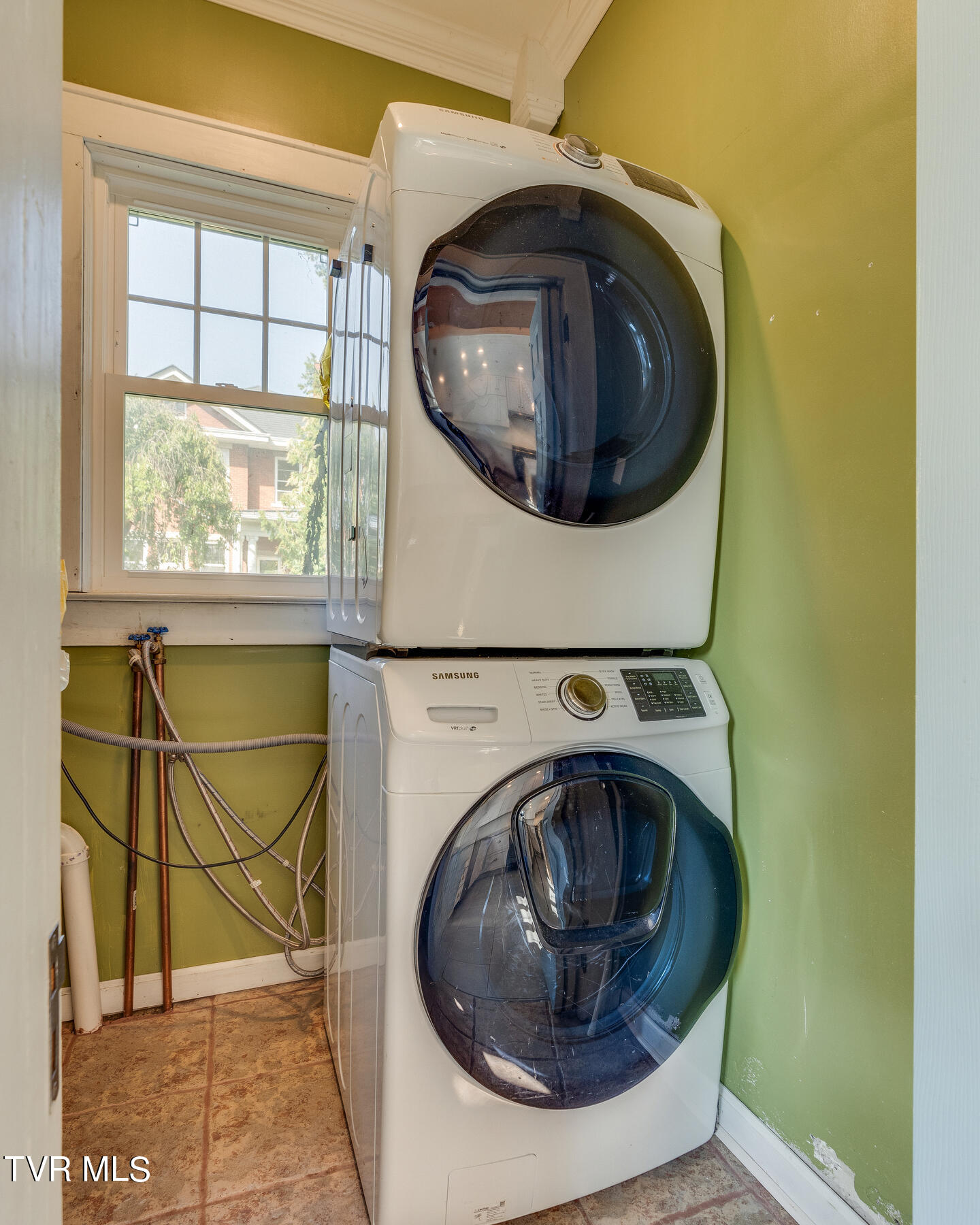 709 West Maple Street