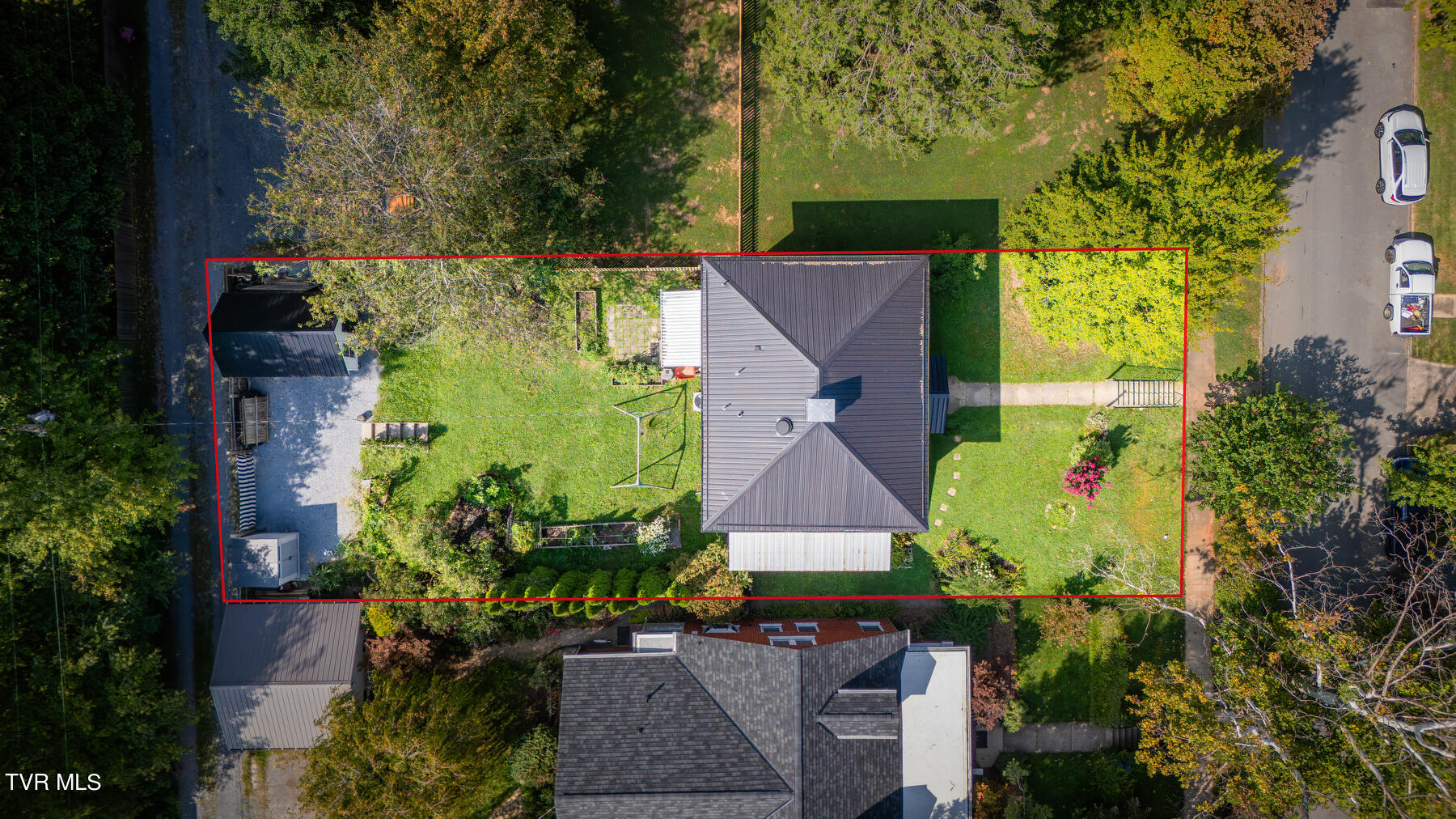 709 West Maple Street