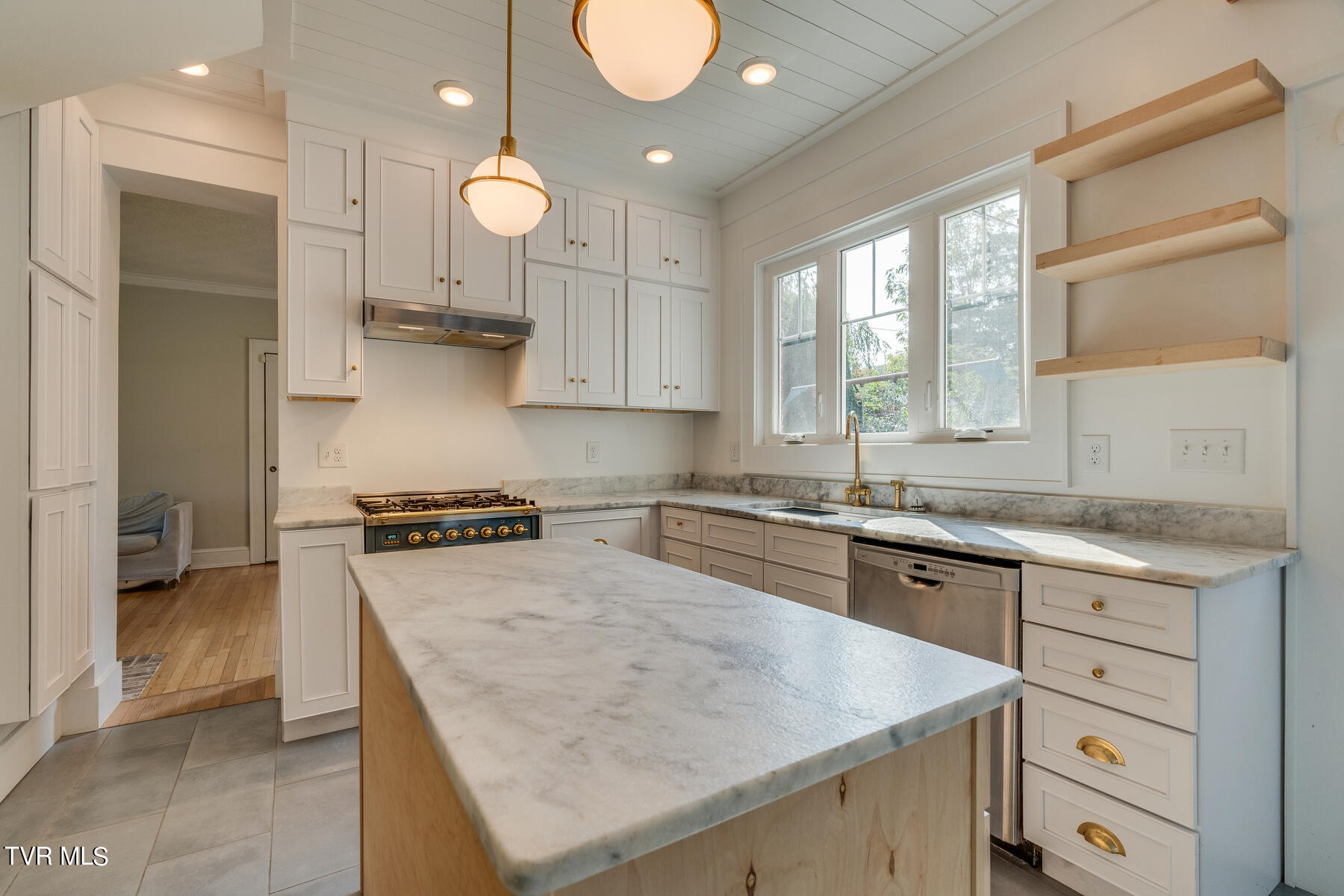 709 West Maple Street