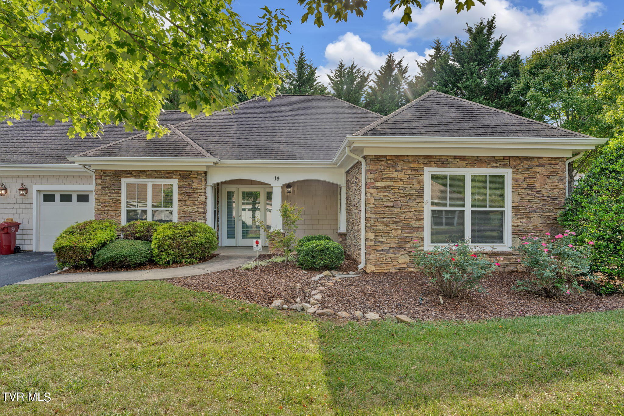 211 University Parkway, 14