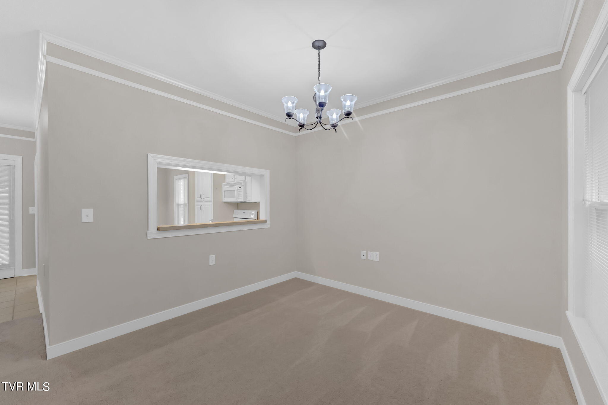 211 University Parkway, 14