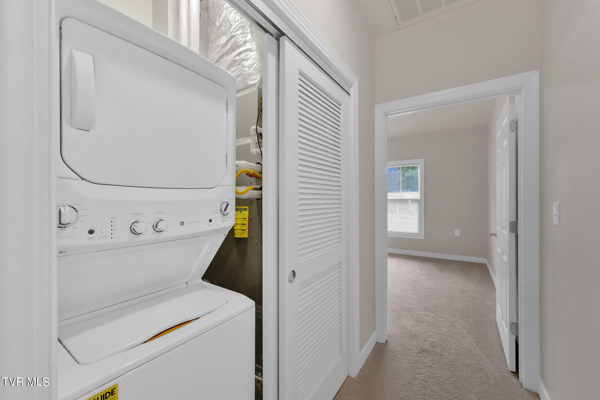 211 University Parkway, 14