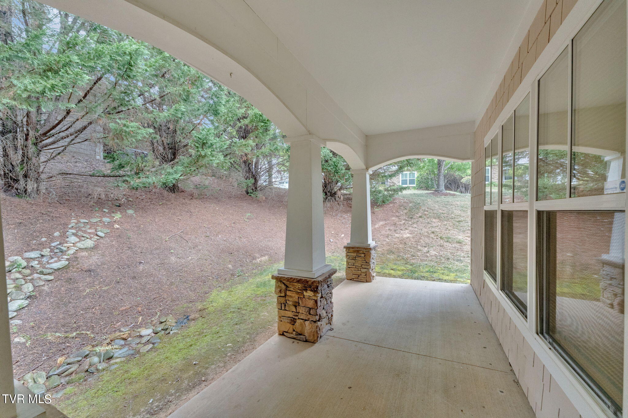 211 University Parkway, 14