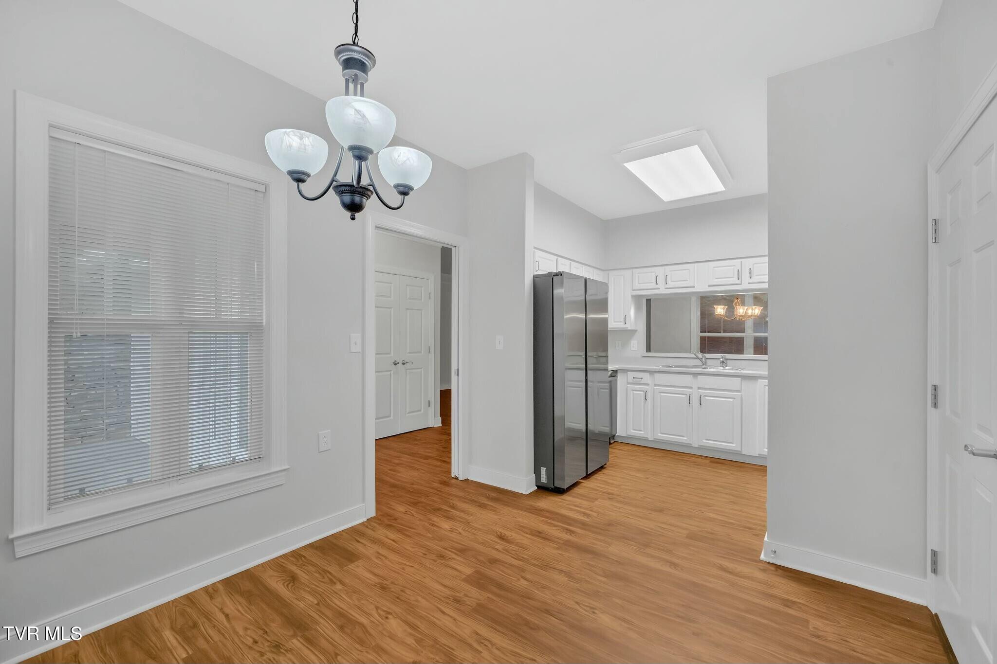 211 University Parkway, 11