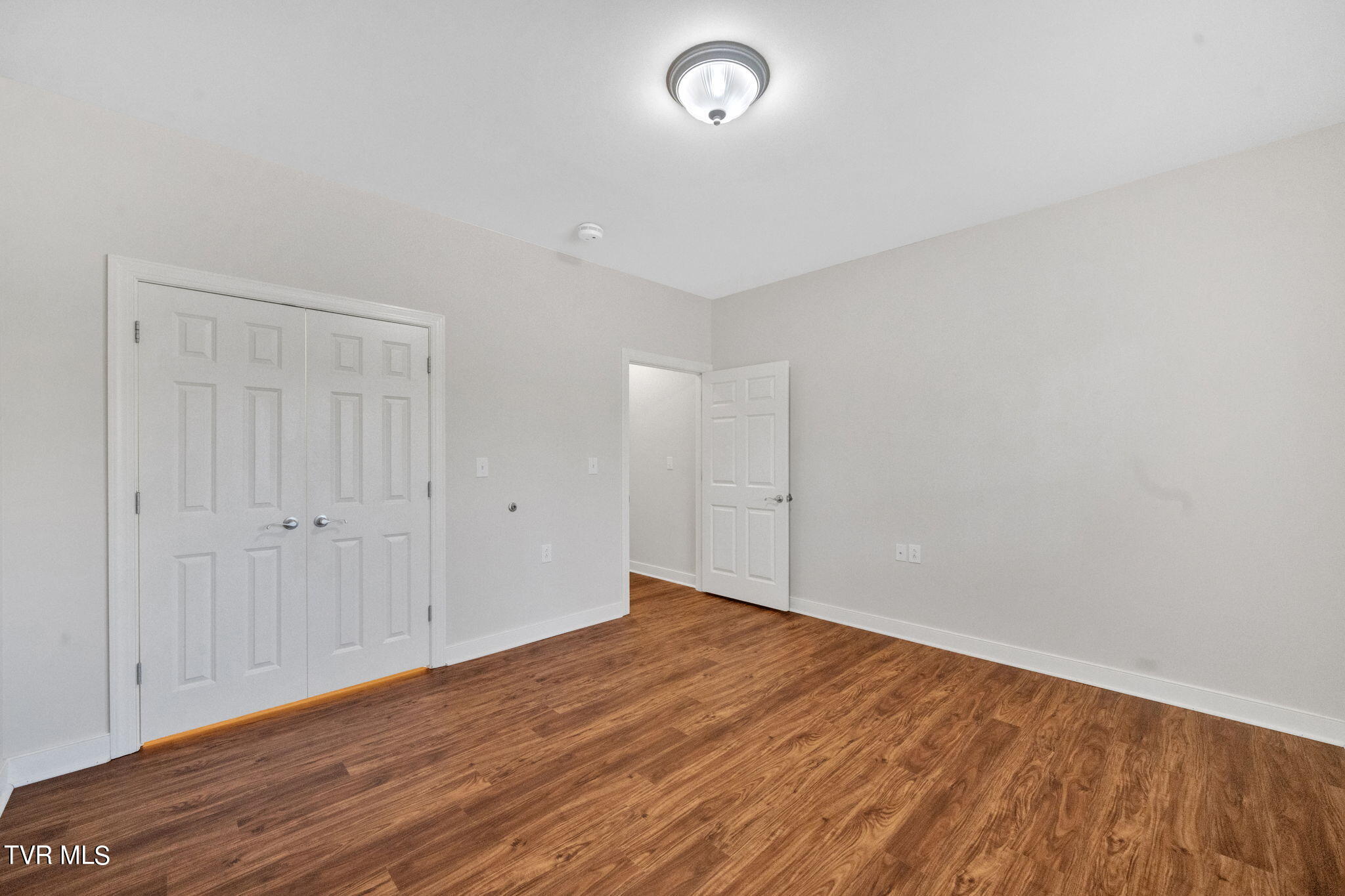 211 University Parkway, 11