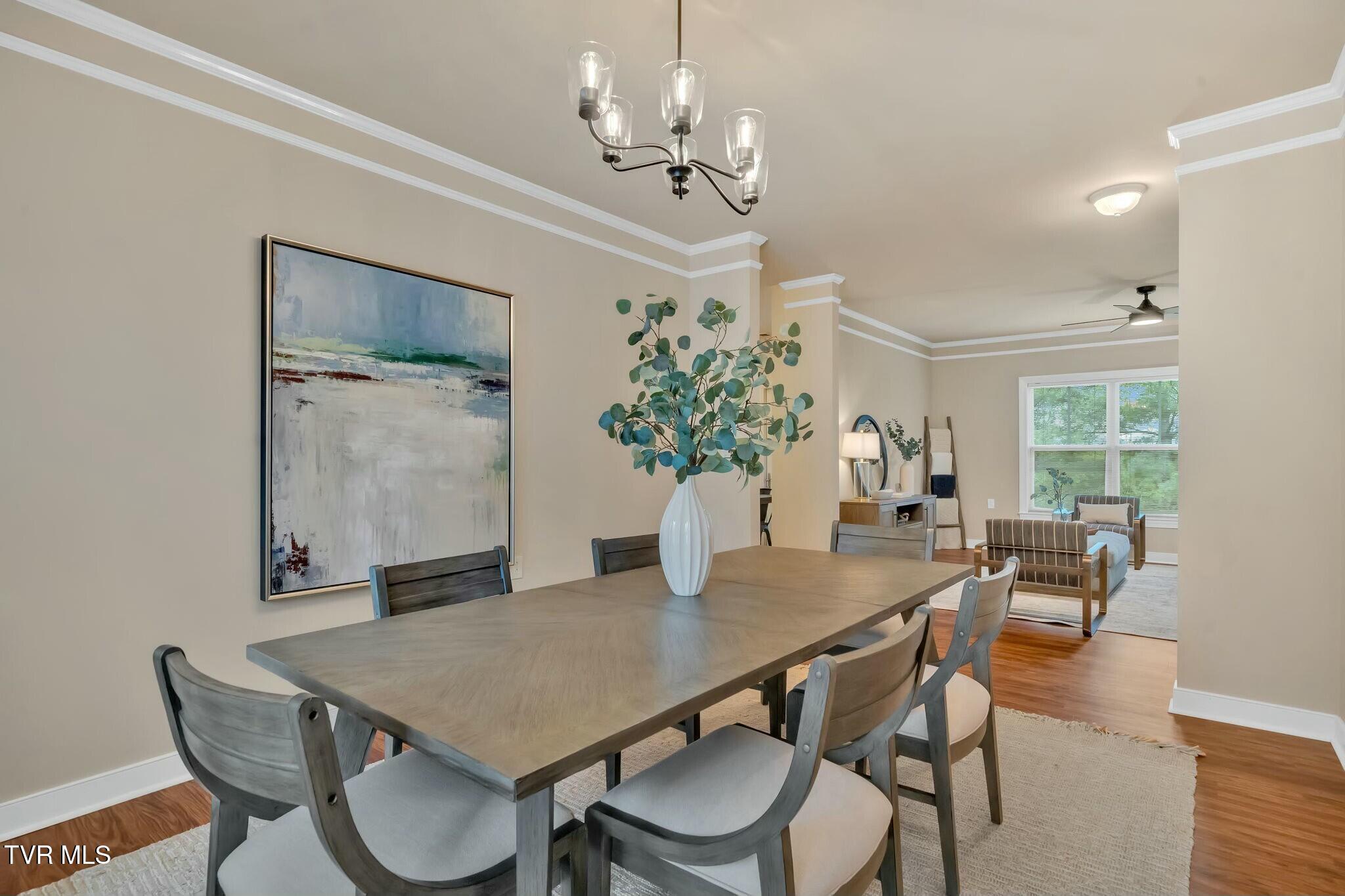 211 University Parkway, 6