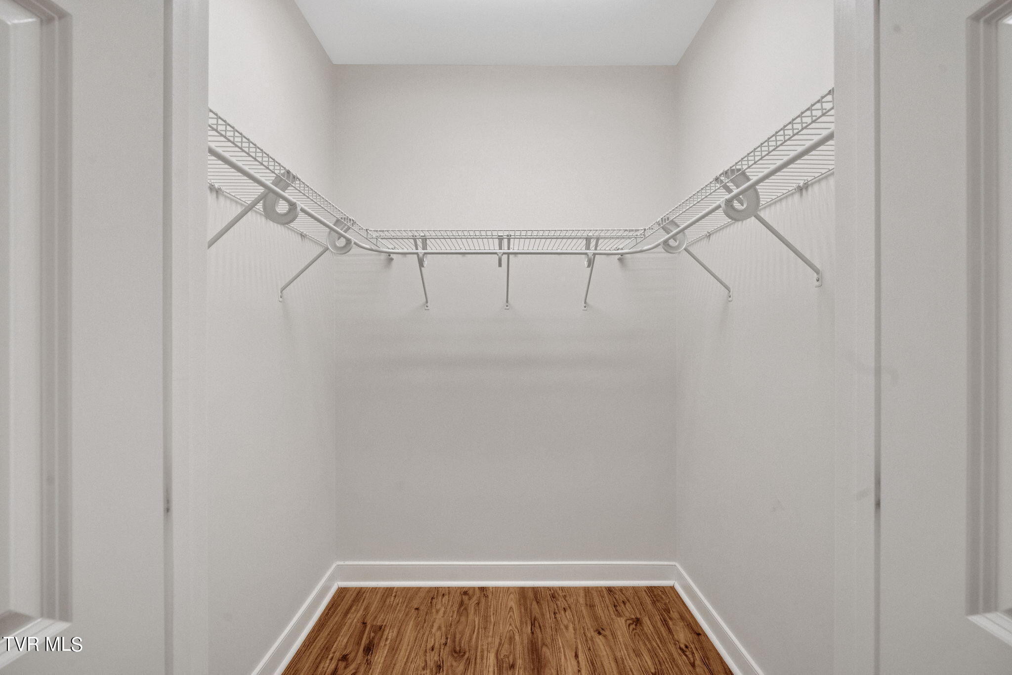 211 University Parkway, 6