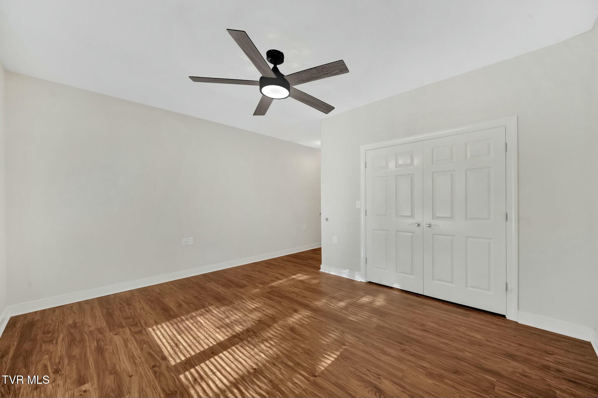 211 University Parkway, 6