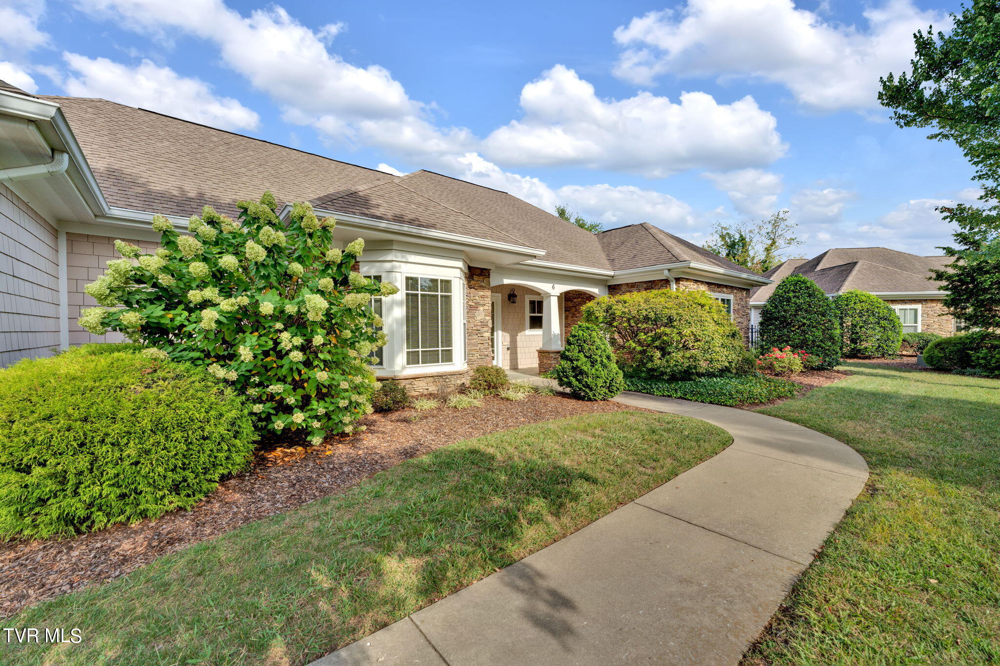 211 University Parkway, 6