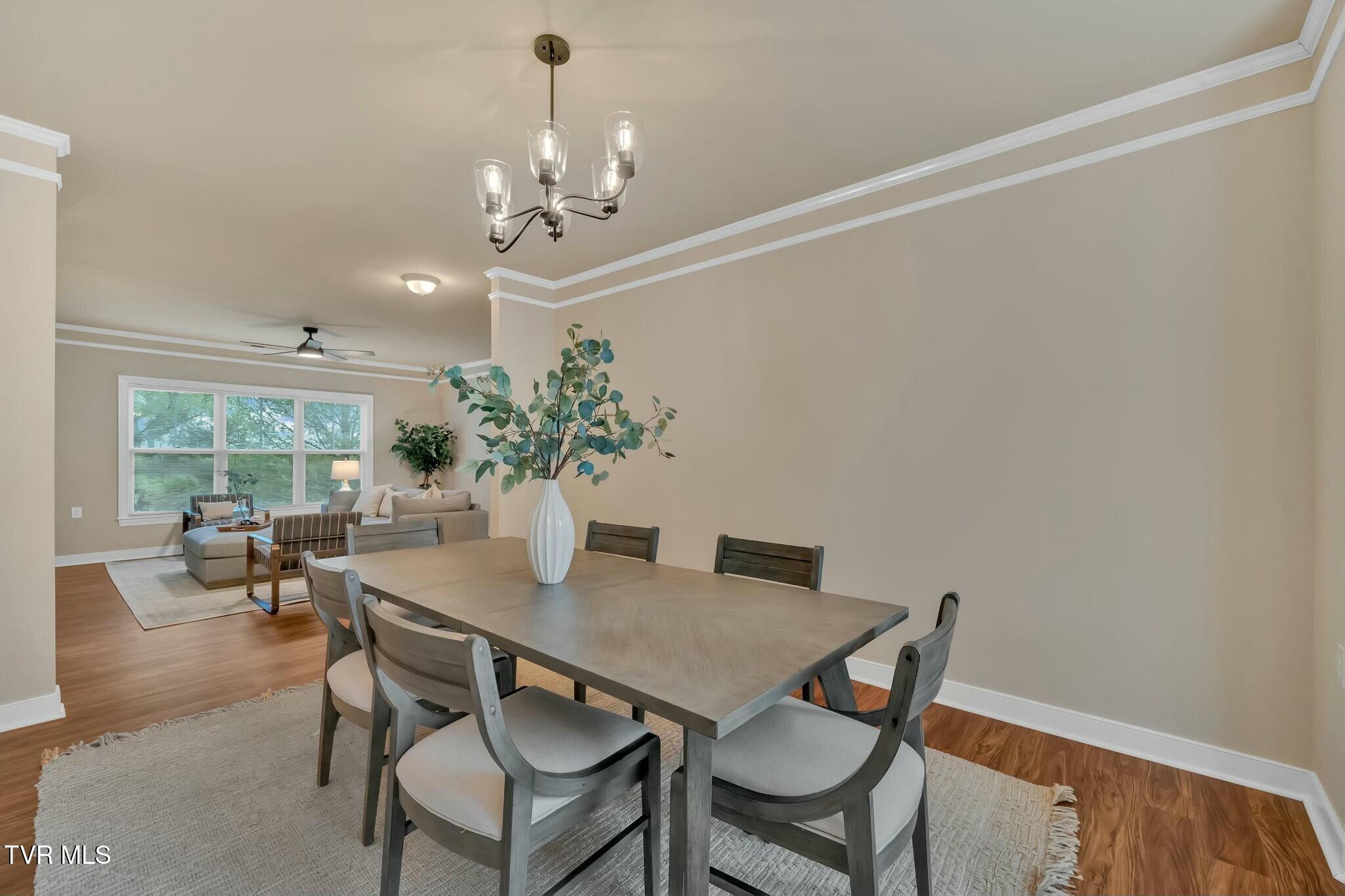 211 University Parkway, 6