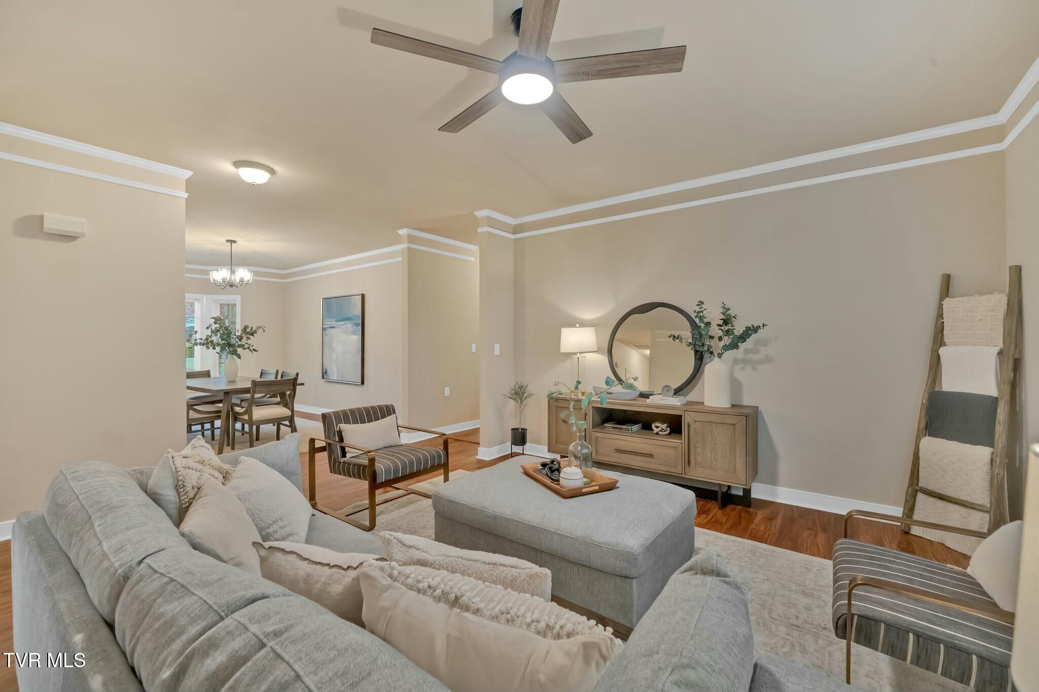 211 University Parkway, 6