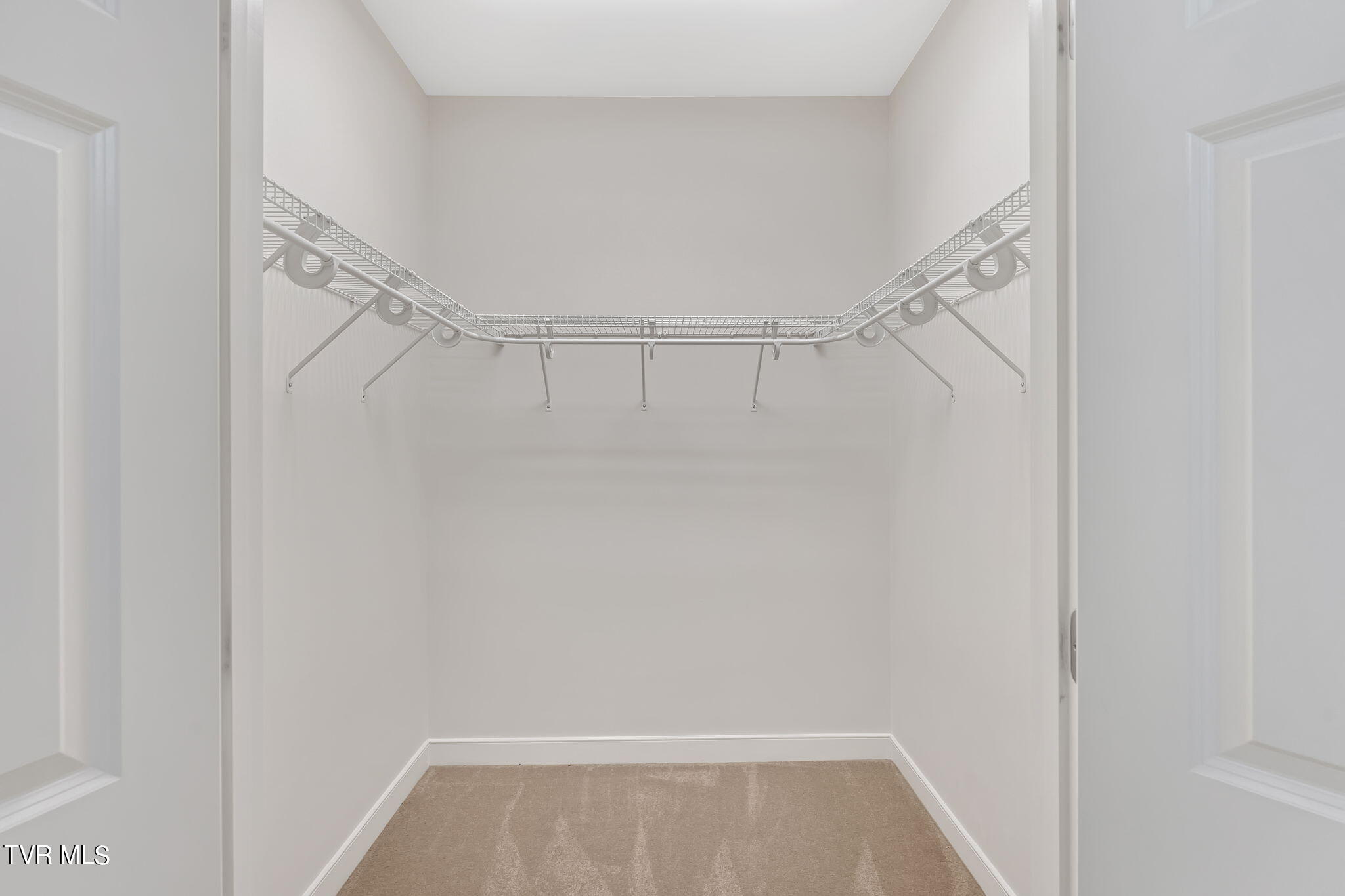 211 University Parkway, 7