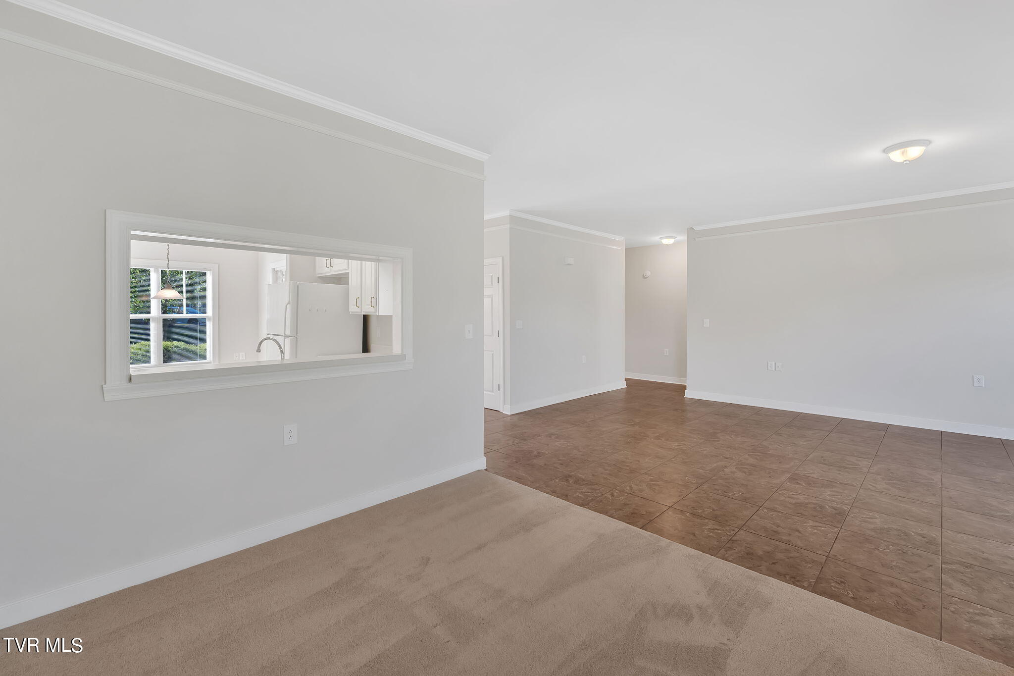 211 University Parkway, 7