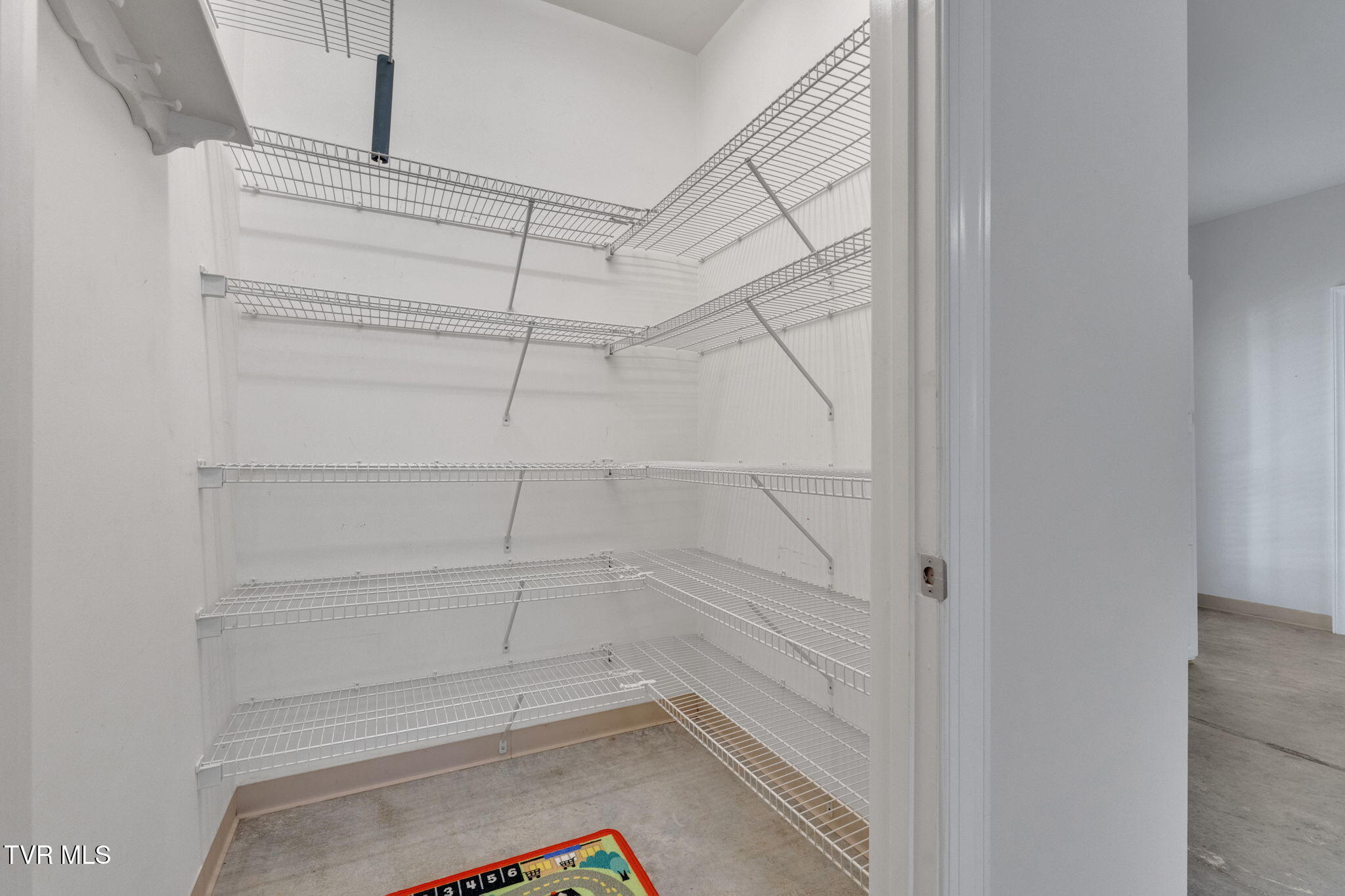 211 University Parkway, 10