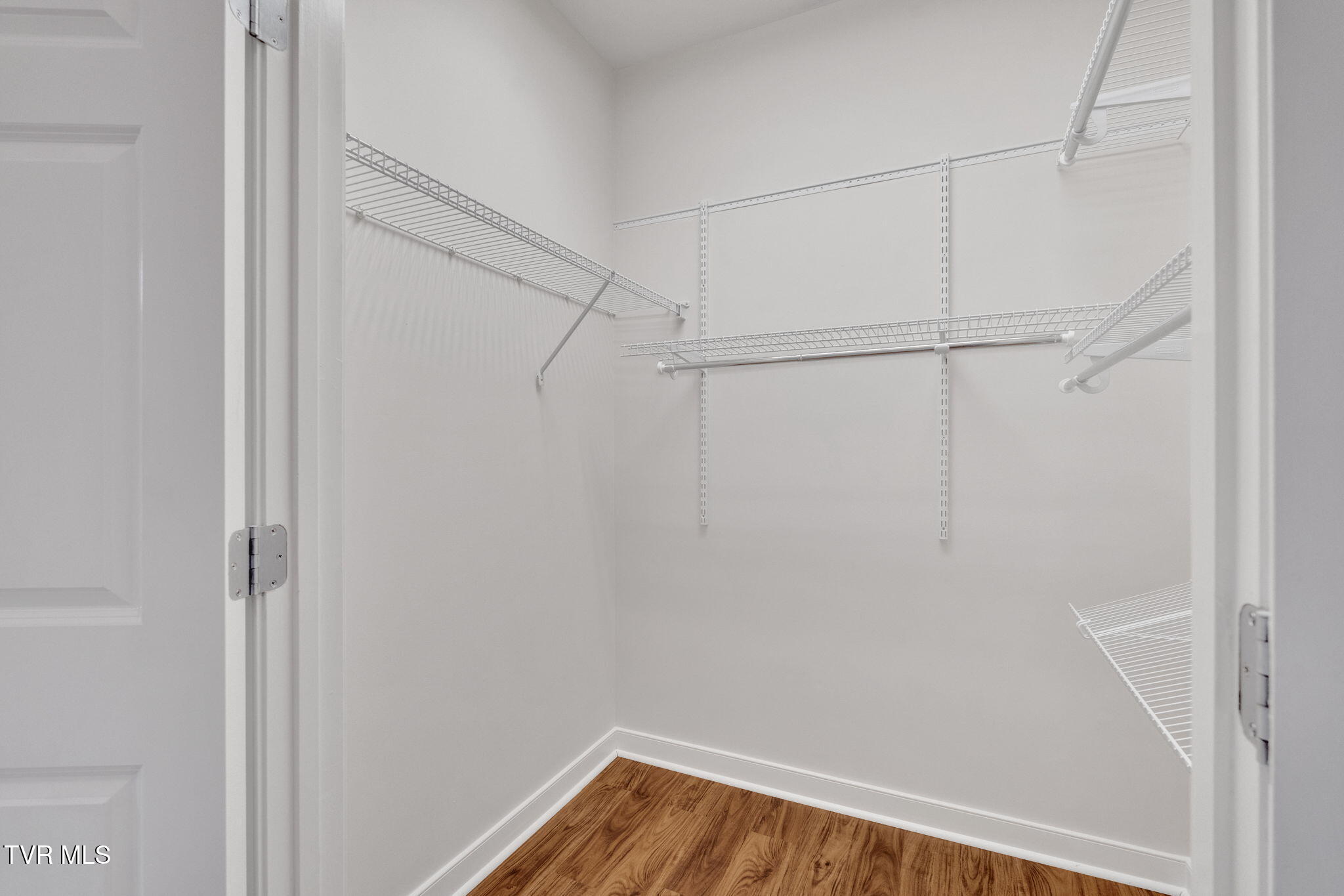 211 University Parkway, 10