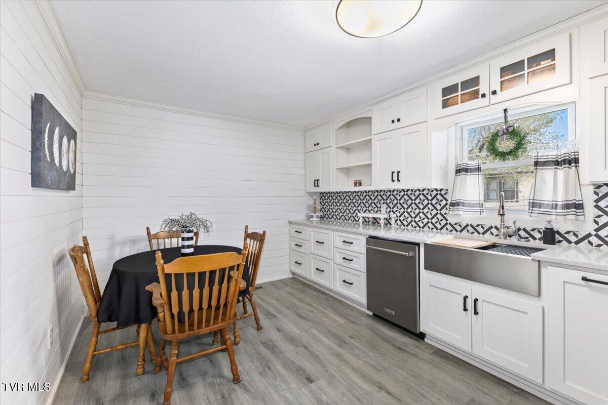 900 North Sycamore Street