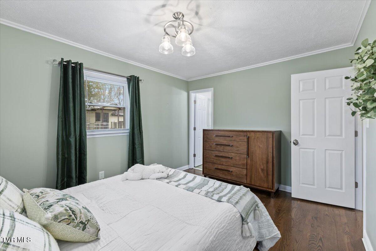 900 North Sycamore Street