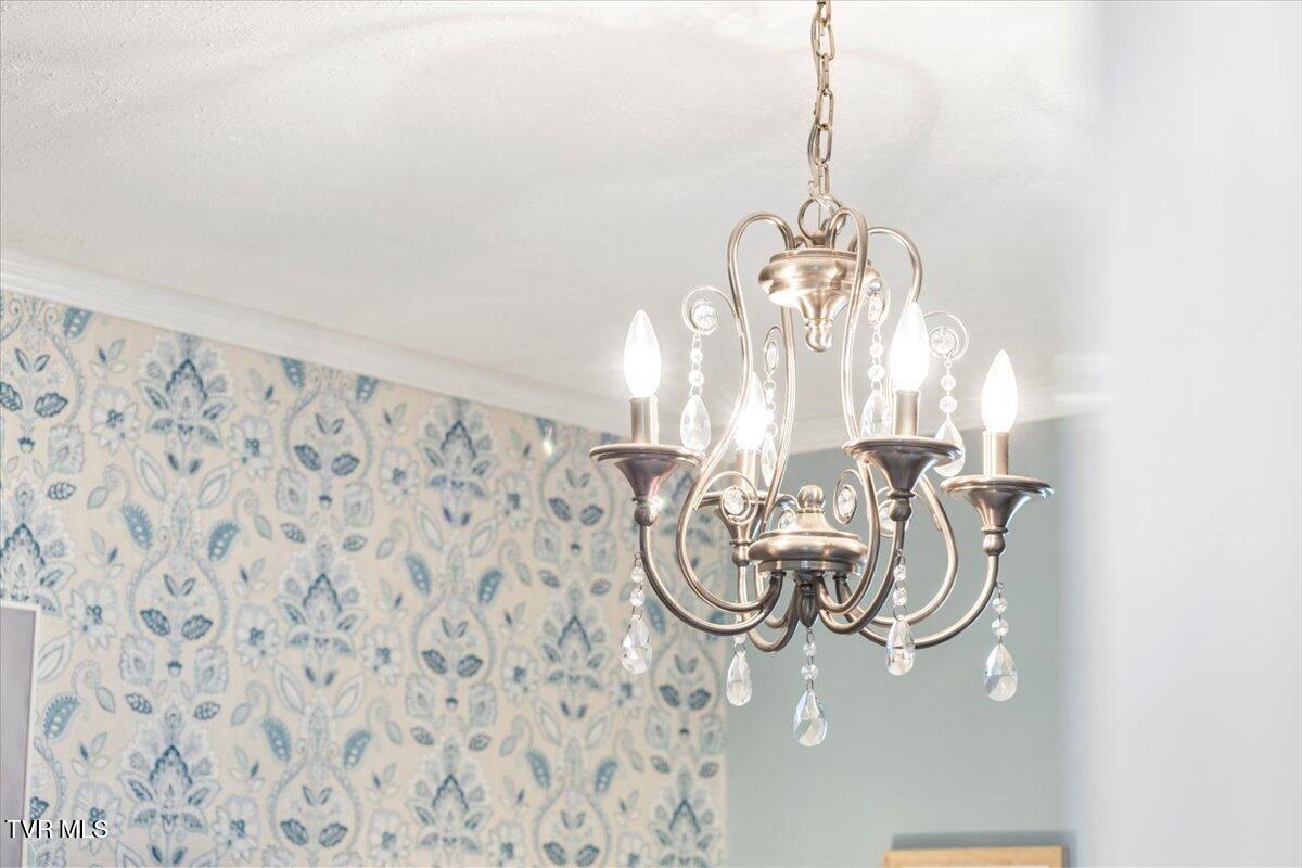 900 North Sycamore Street