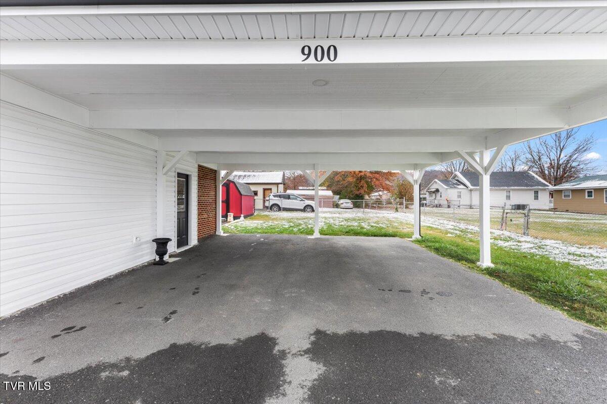 900 North Sycamore Street