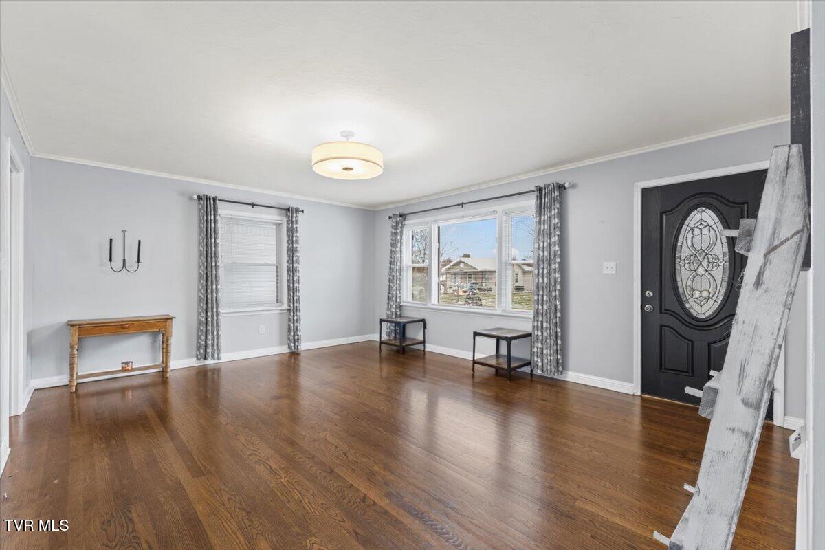 900 North Sycamore Street