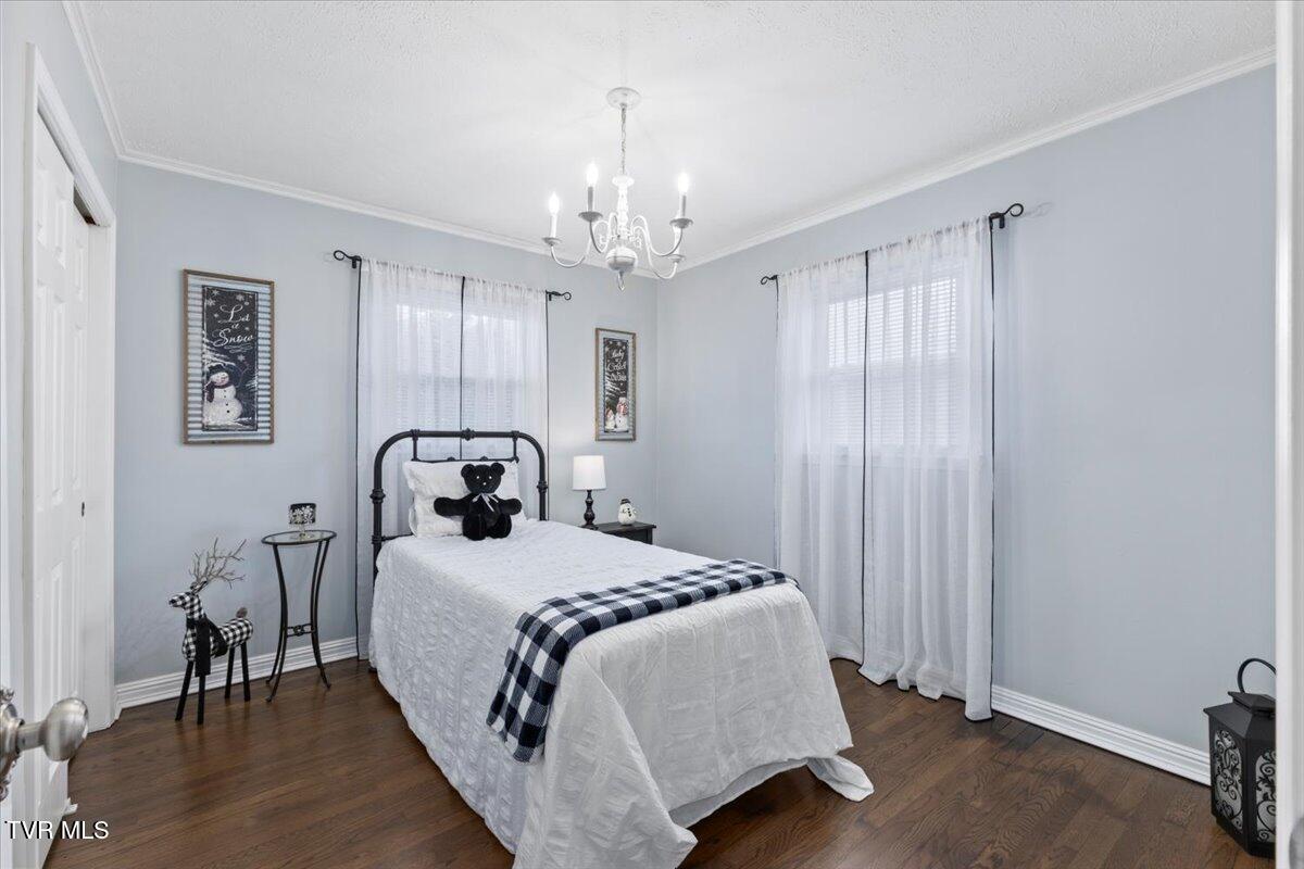 900 North Sycamore Street