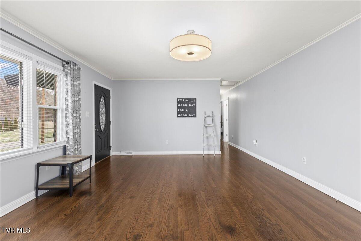 900 North Sycamore Street