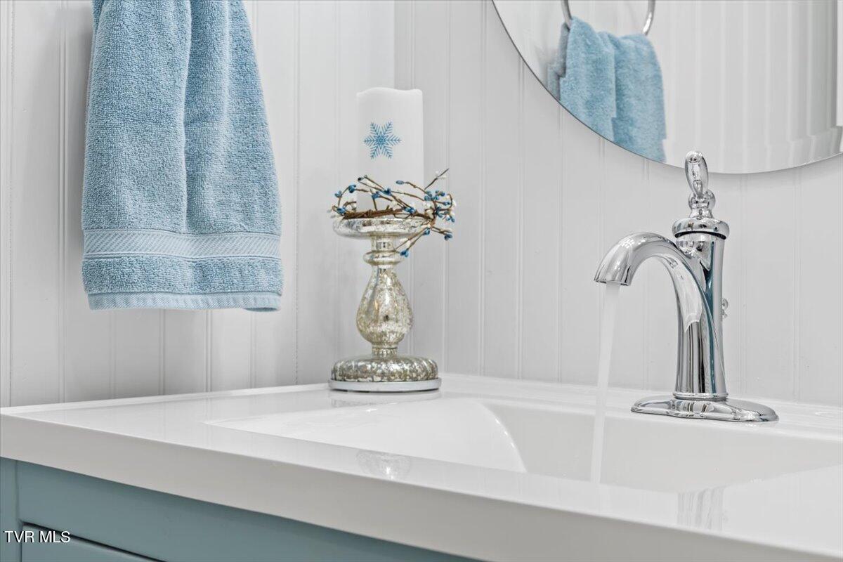 900 North Sycamore Street