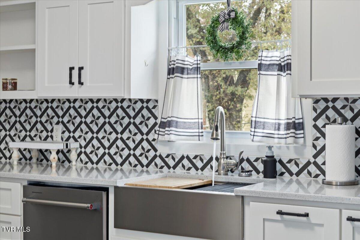 900 North Sycamore Street