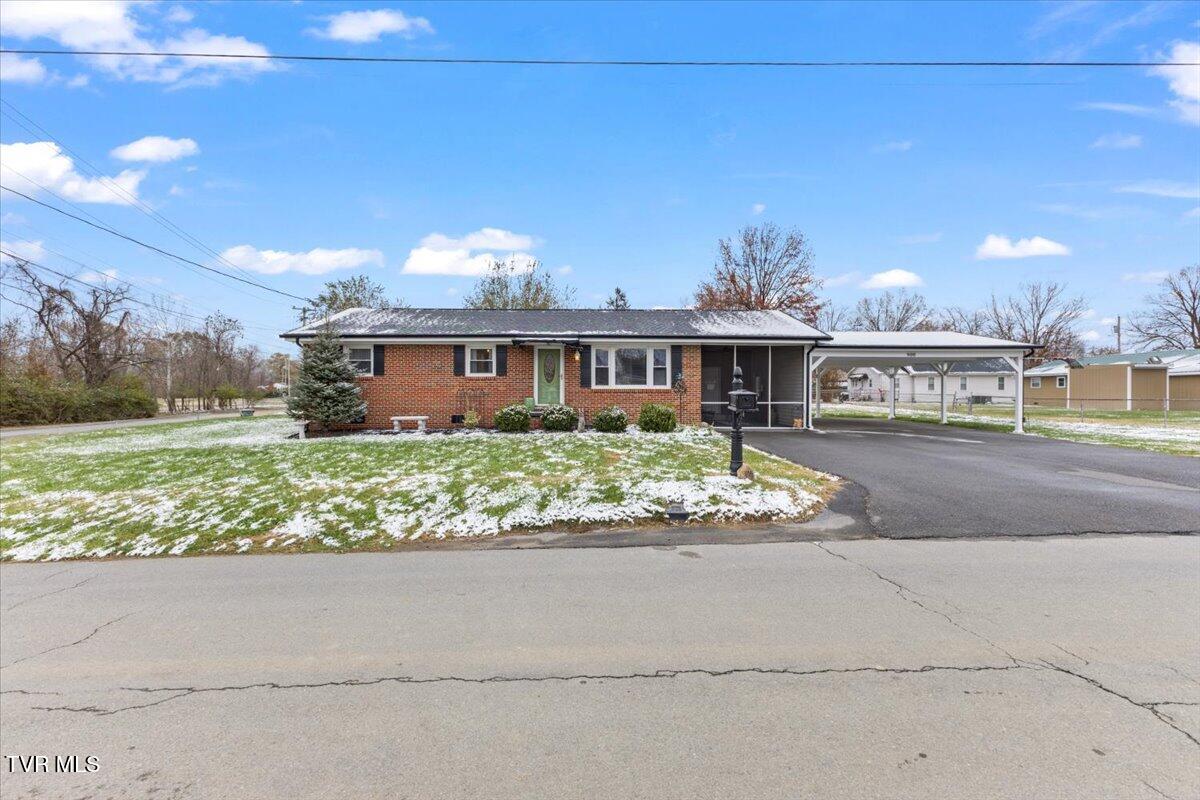 900 North Sycamore Street