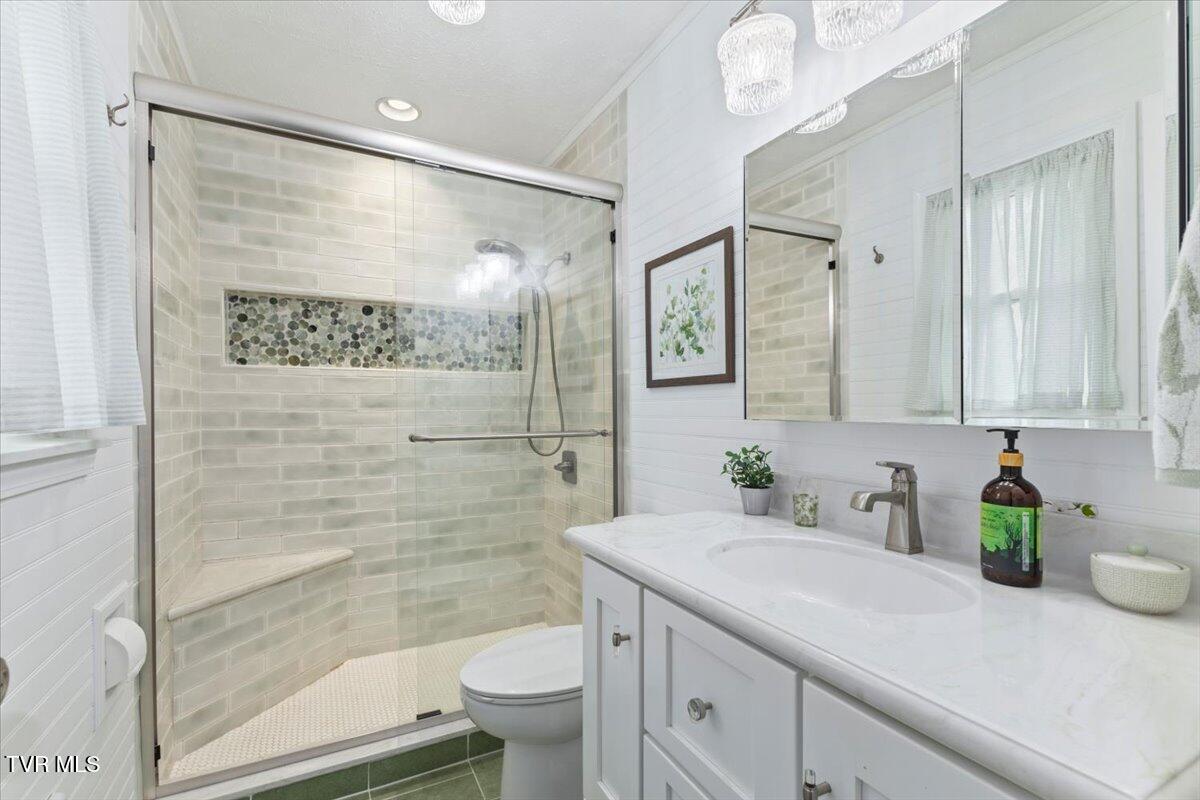 900 North Sycamore Street