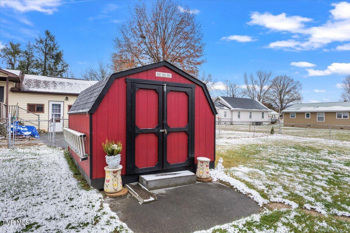 900 North Sycamore Street