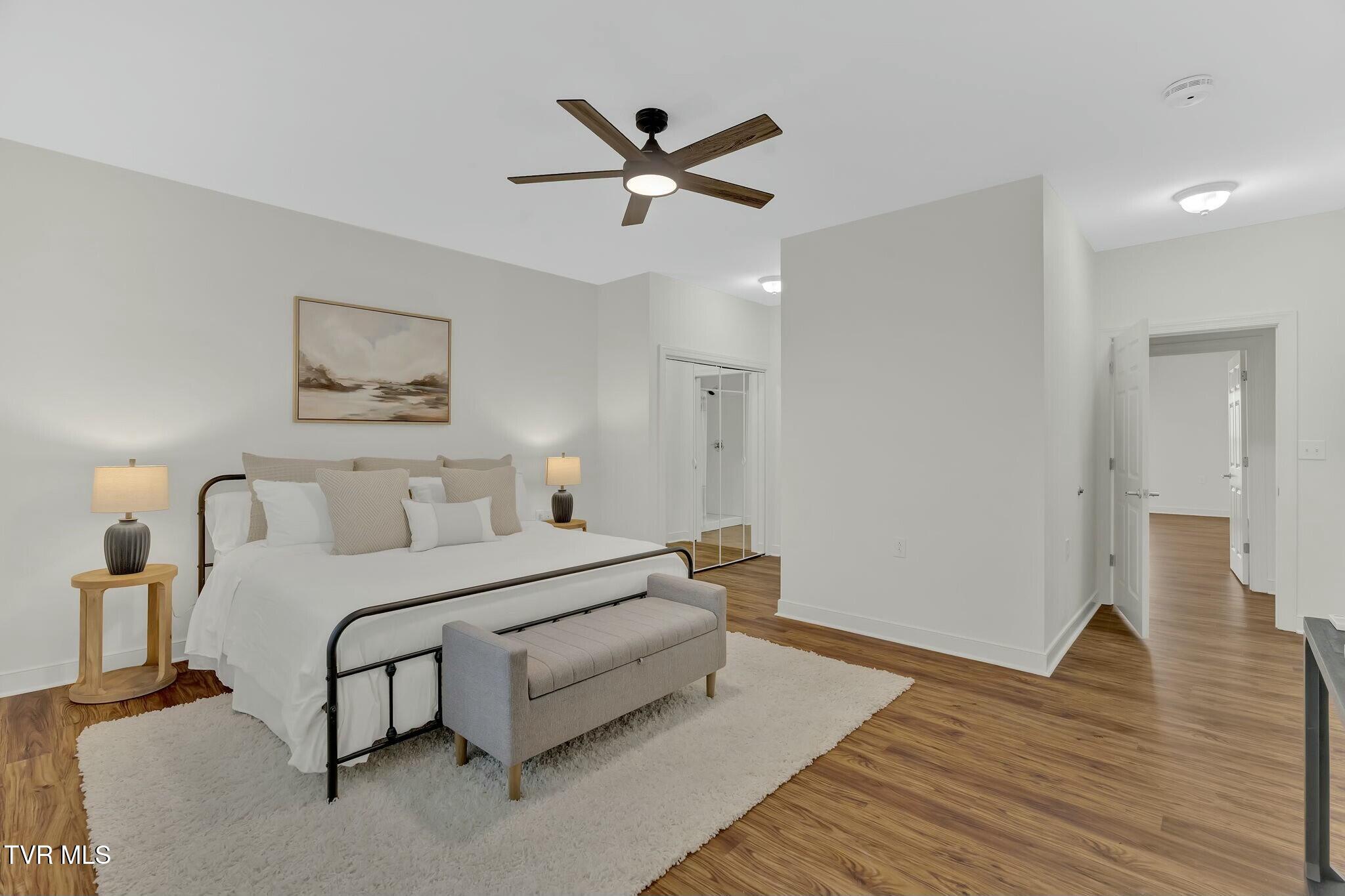 211 University Parkway, 4