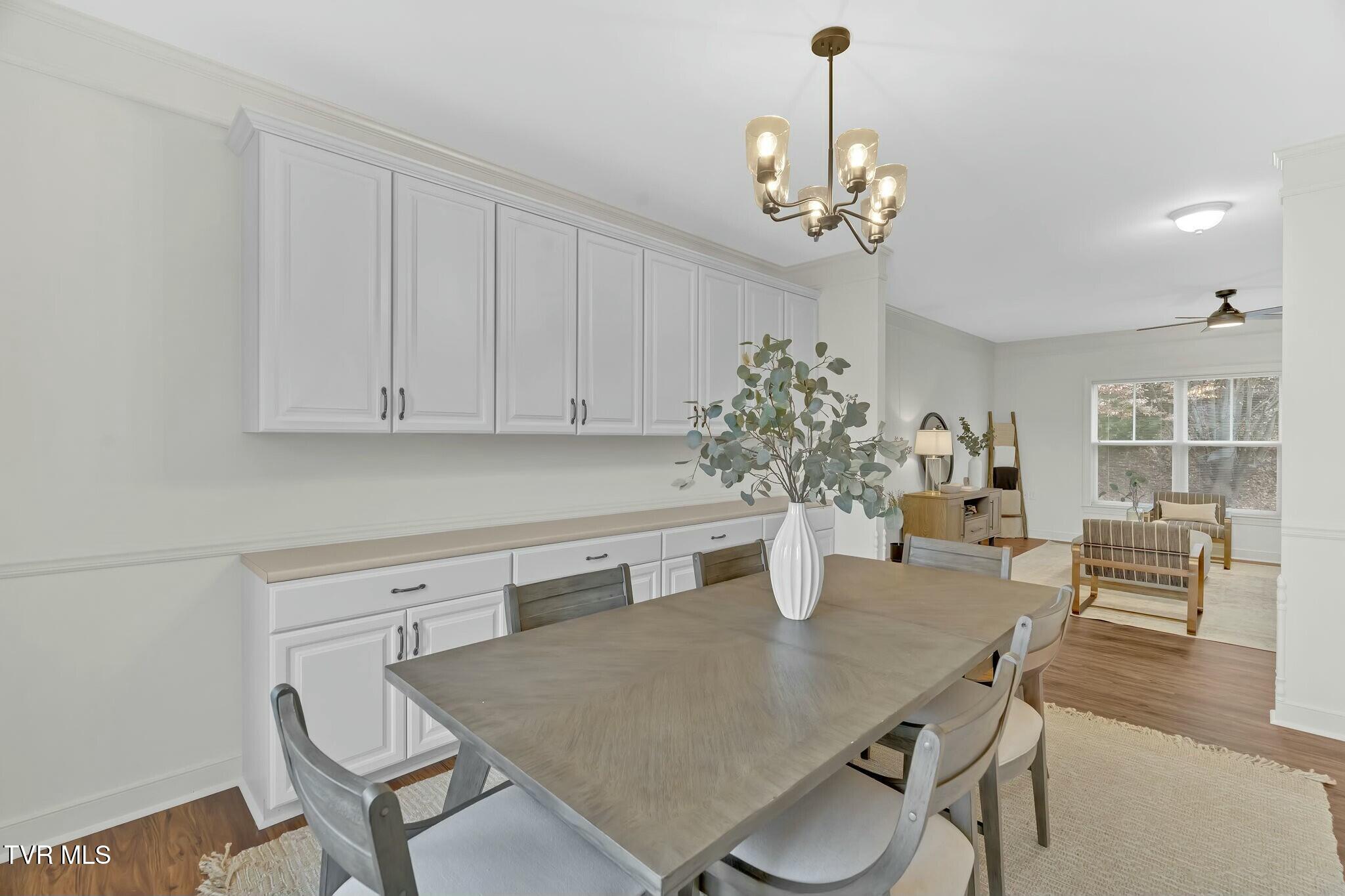 211 University Parkway, 4